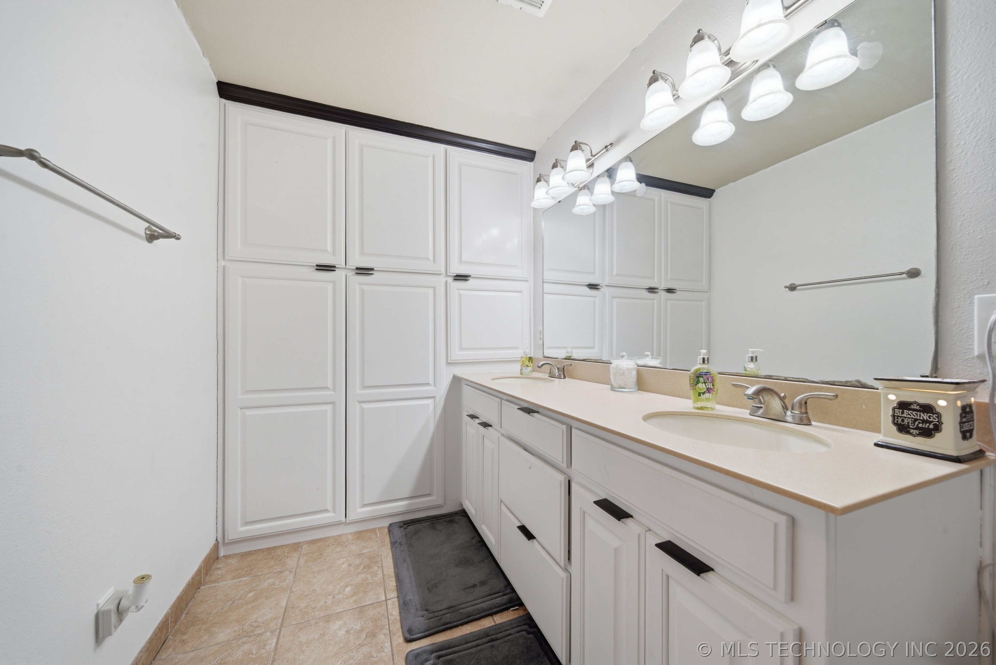205 N Jardot Road Property Photo 25