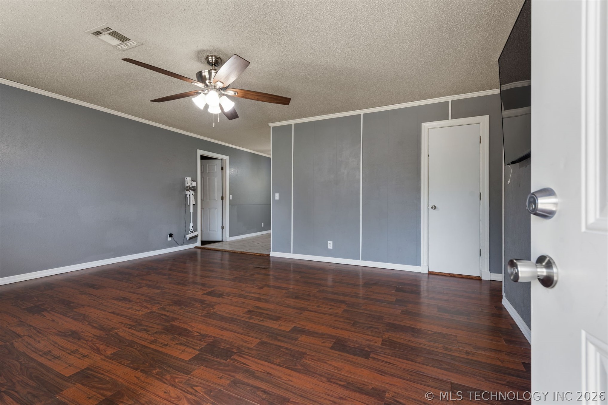 28637 E 137th Street Property Photo 6