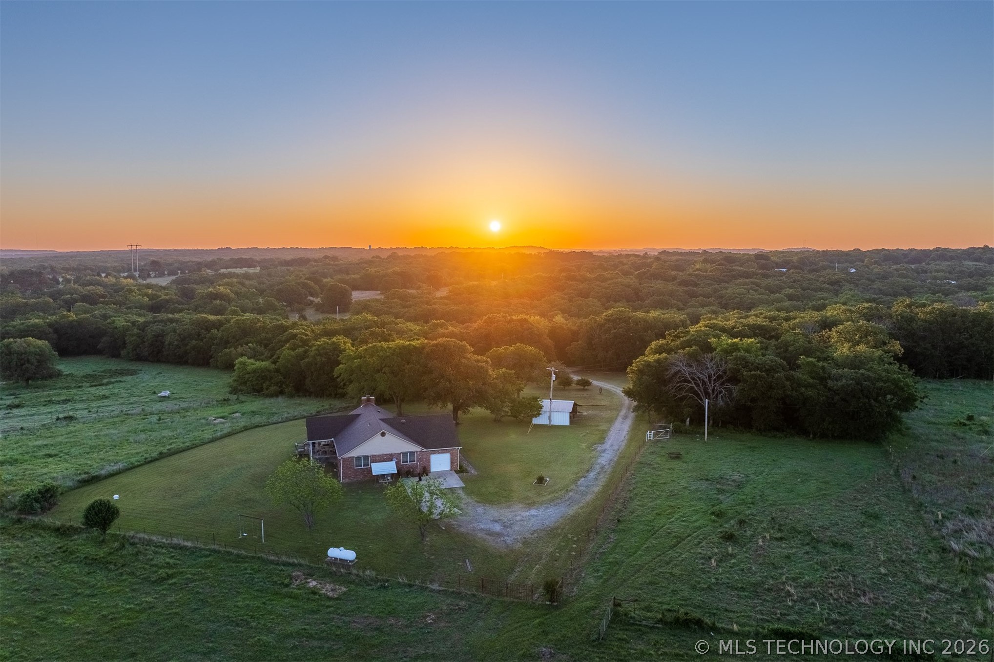 24751 S 200 Road Property Photo 6