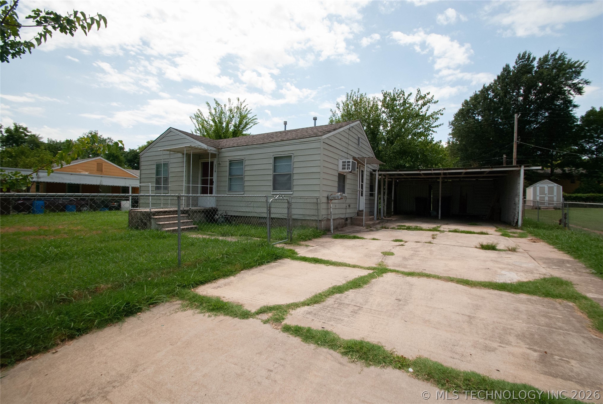 216 S 69th Avenue Property Photo 2