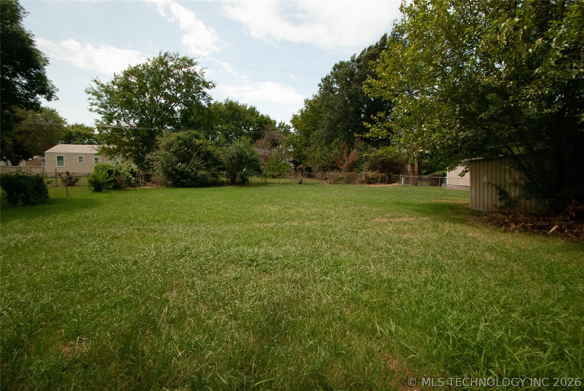 216 S 69th Avenue Property Photo 4