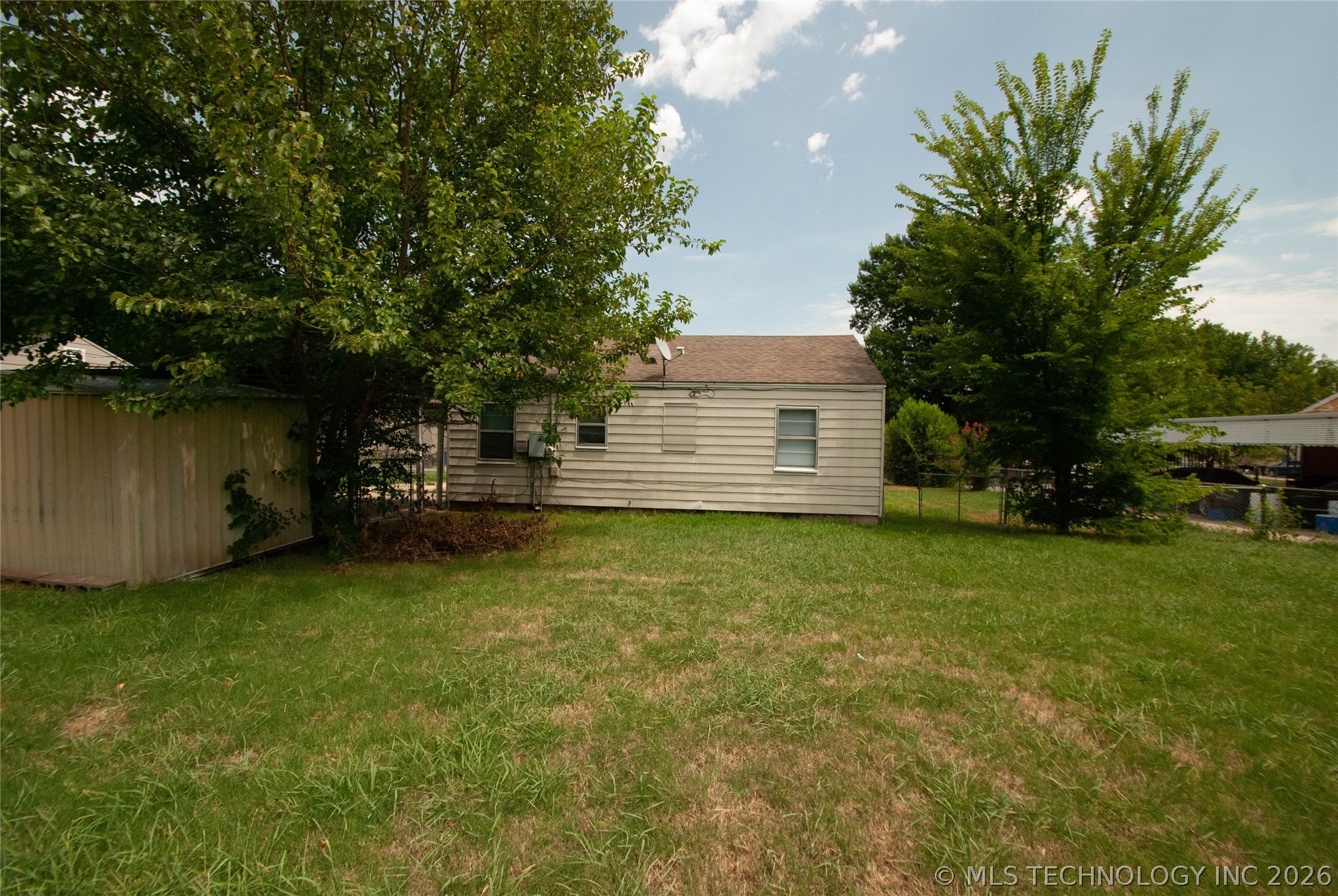 216 S 69th Avenue Property Photo 5