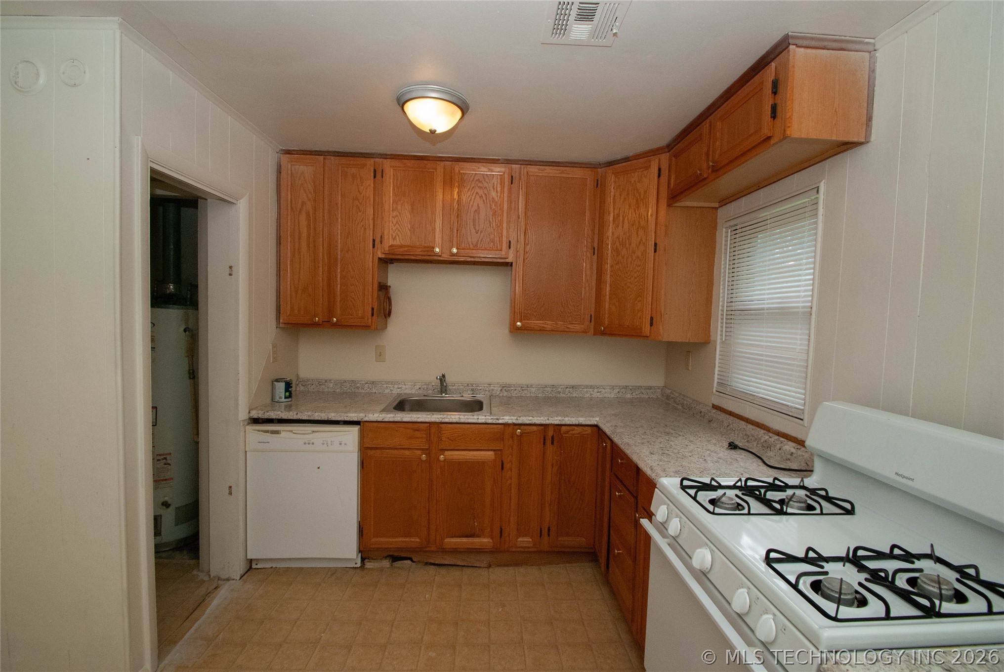 216 S 69th Avenue Property Photo 16