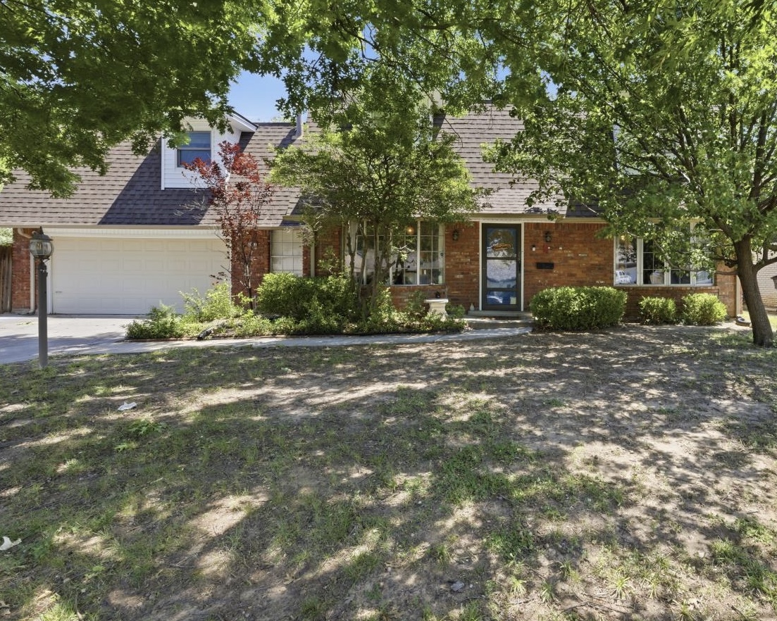 4631 S Maplewood Avenue Property Photo 1