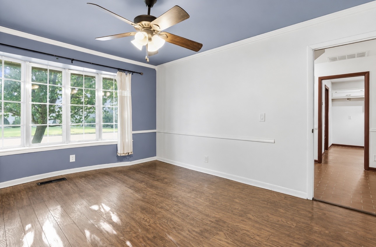 4631 S Maplewood Avenue Property Photo 6