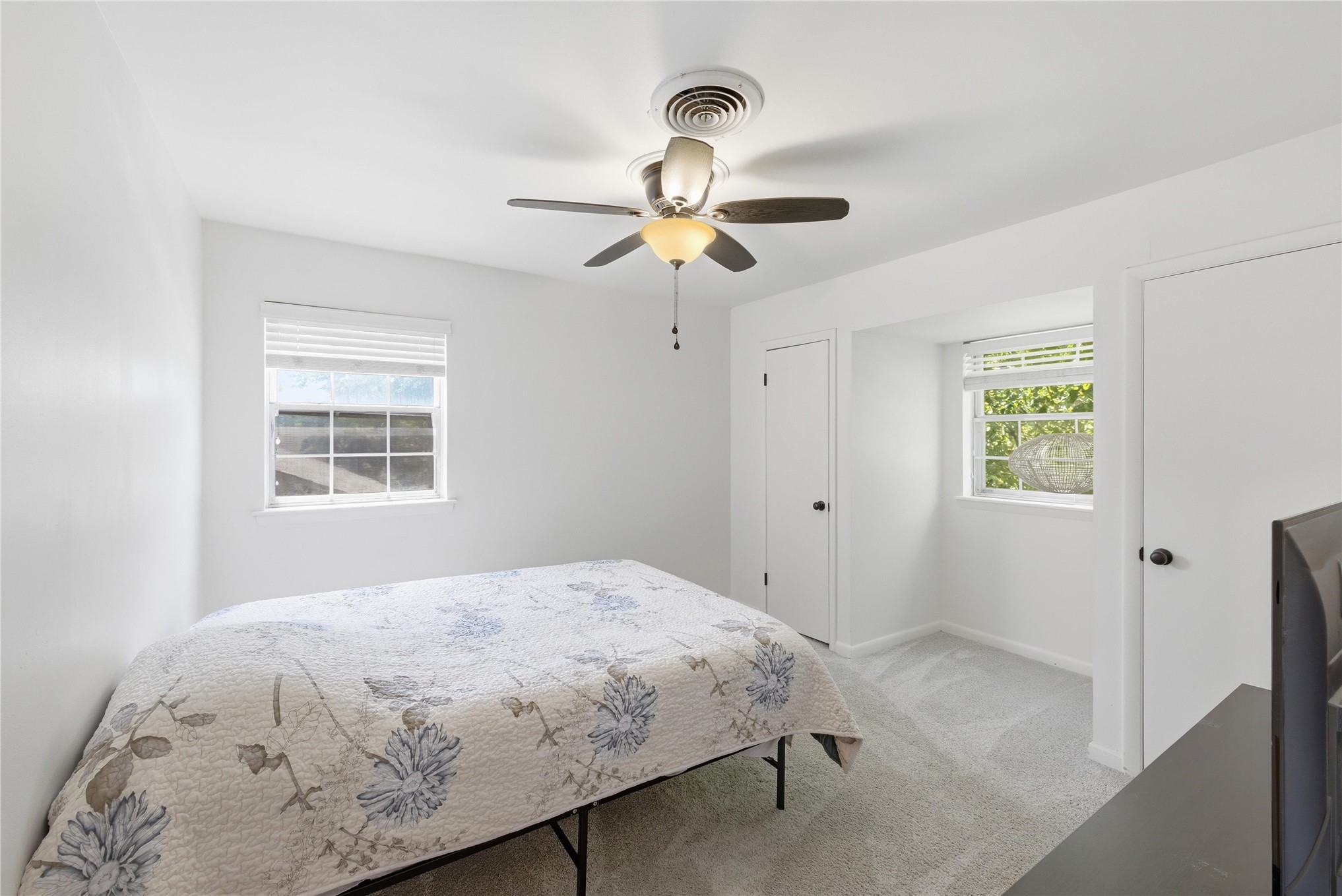 4631 S Maplewood Avenue Property Photo 13