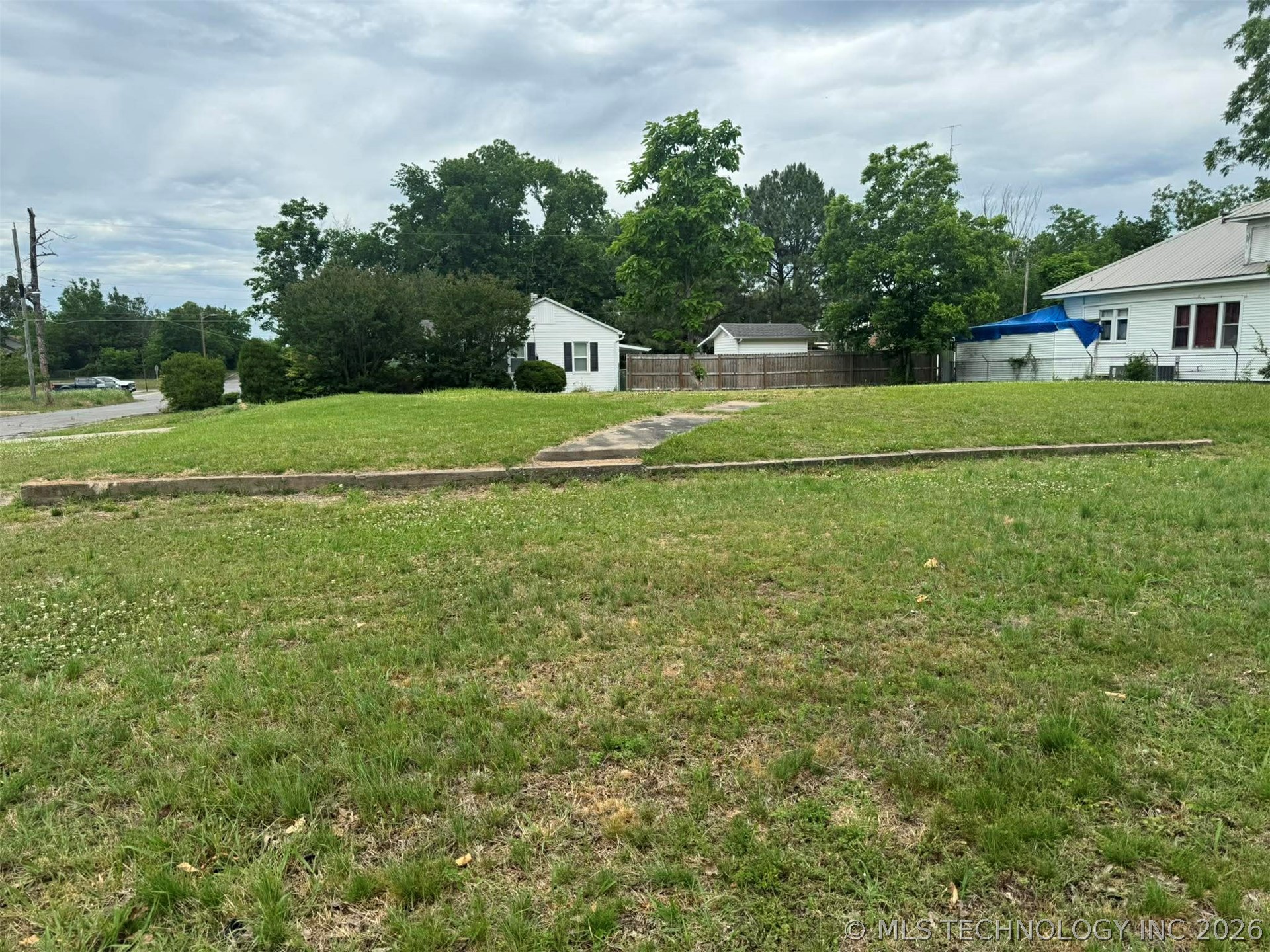 301 E Jackson Avenue Property Photo 1