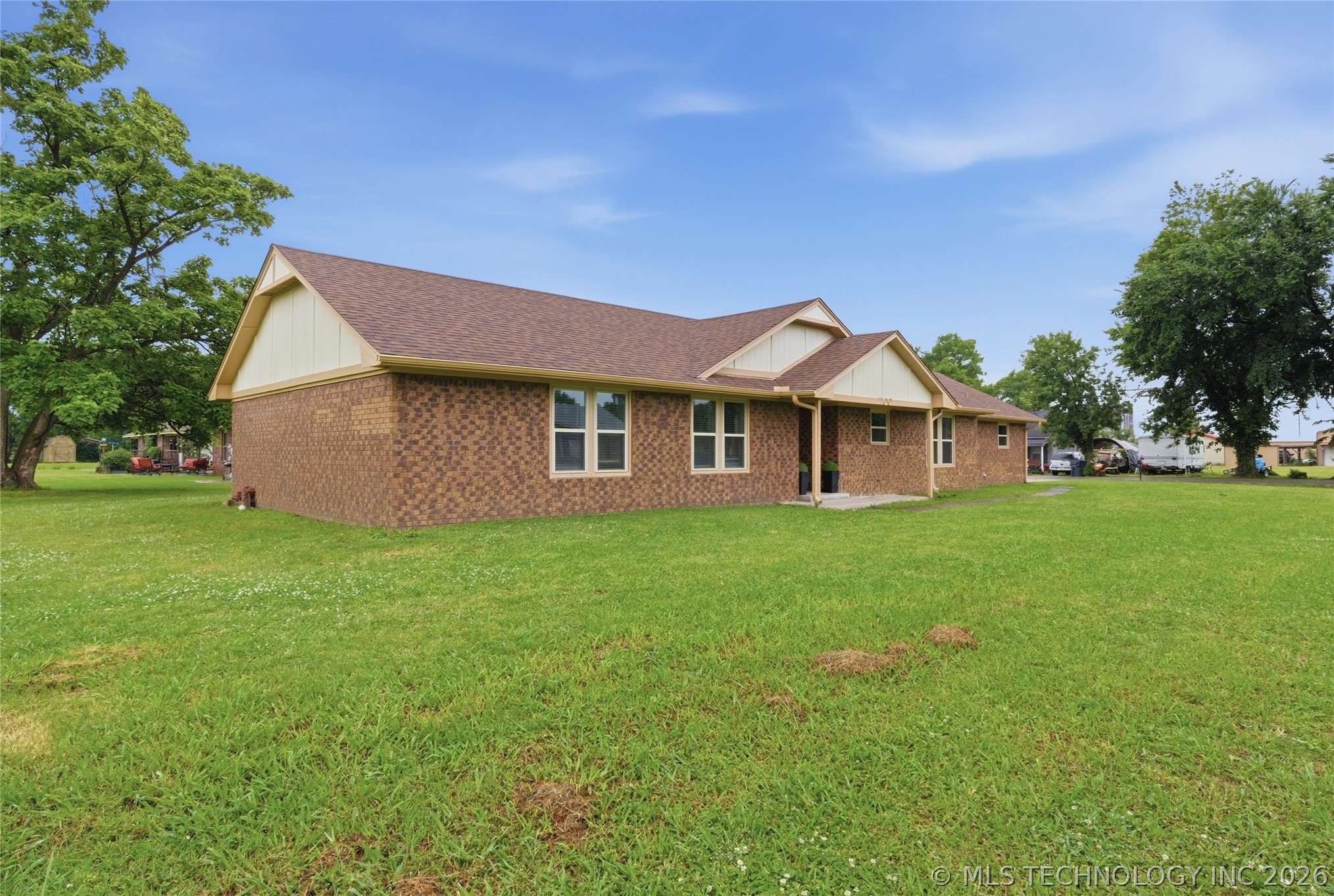 1100 N Oseuma Avenue Property Photo 3