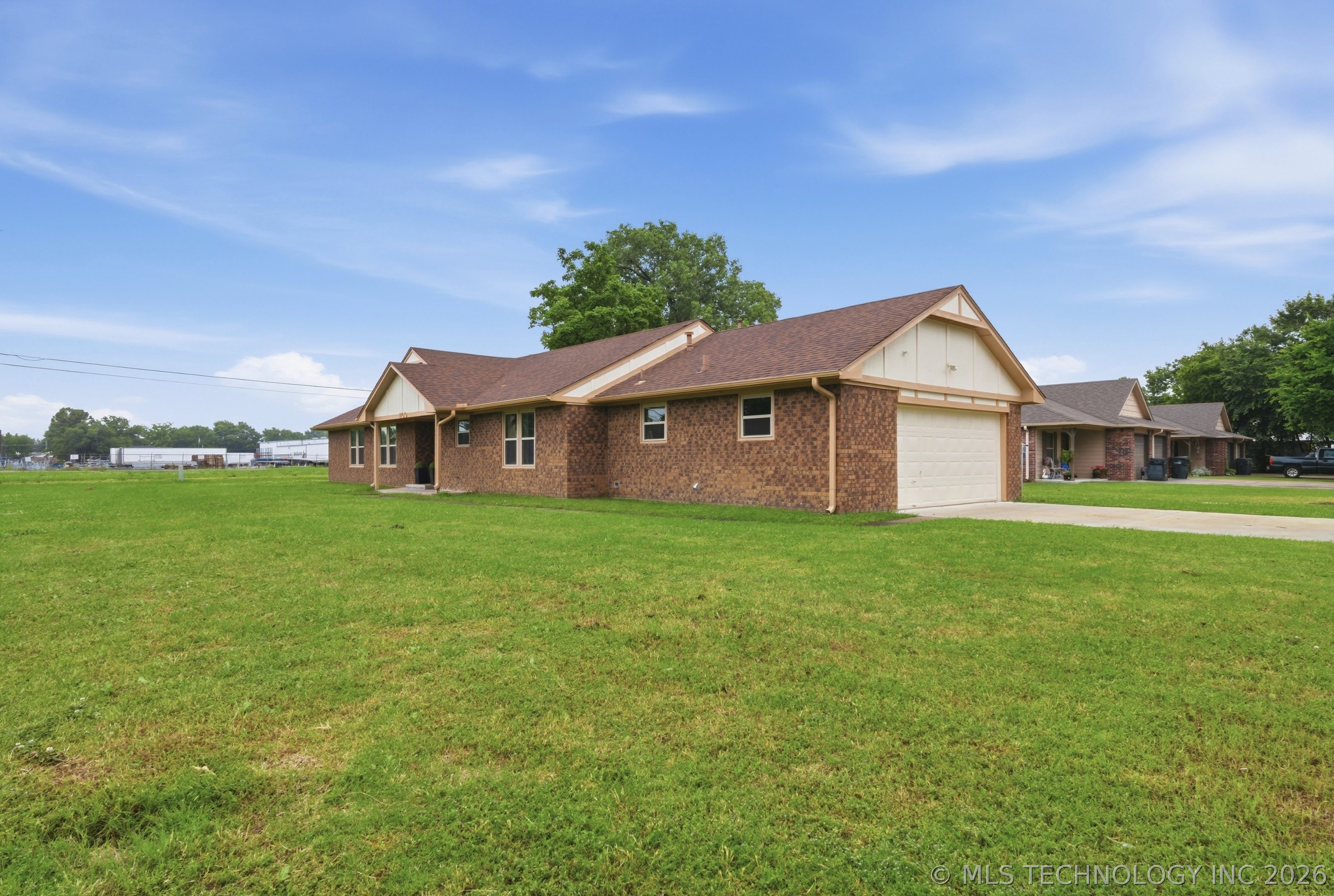1100 N Oseuma Avenue Property Photo 5