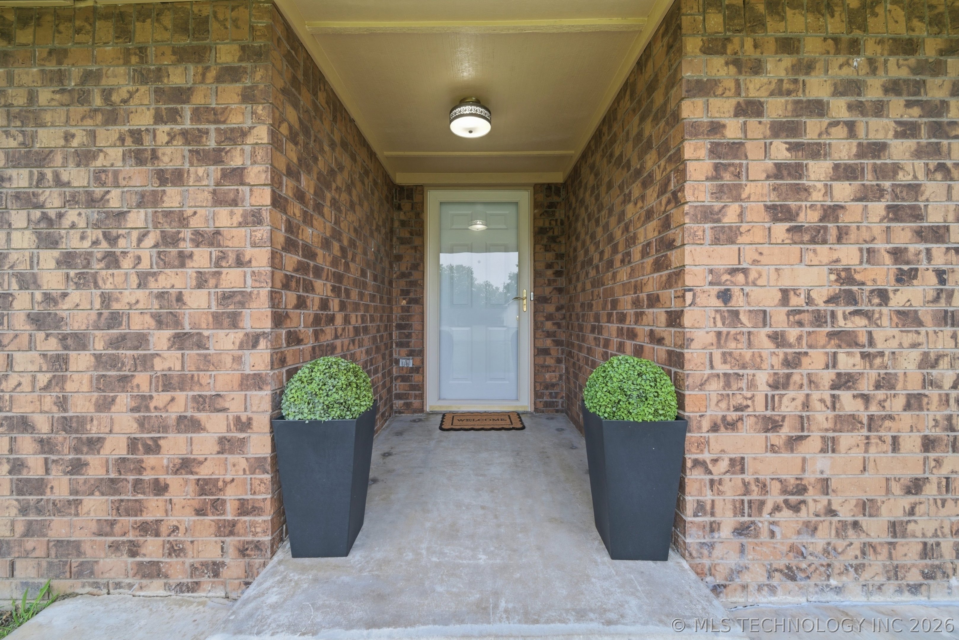 1100 N Oseuma Avenue Property Photo 8