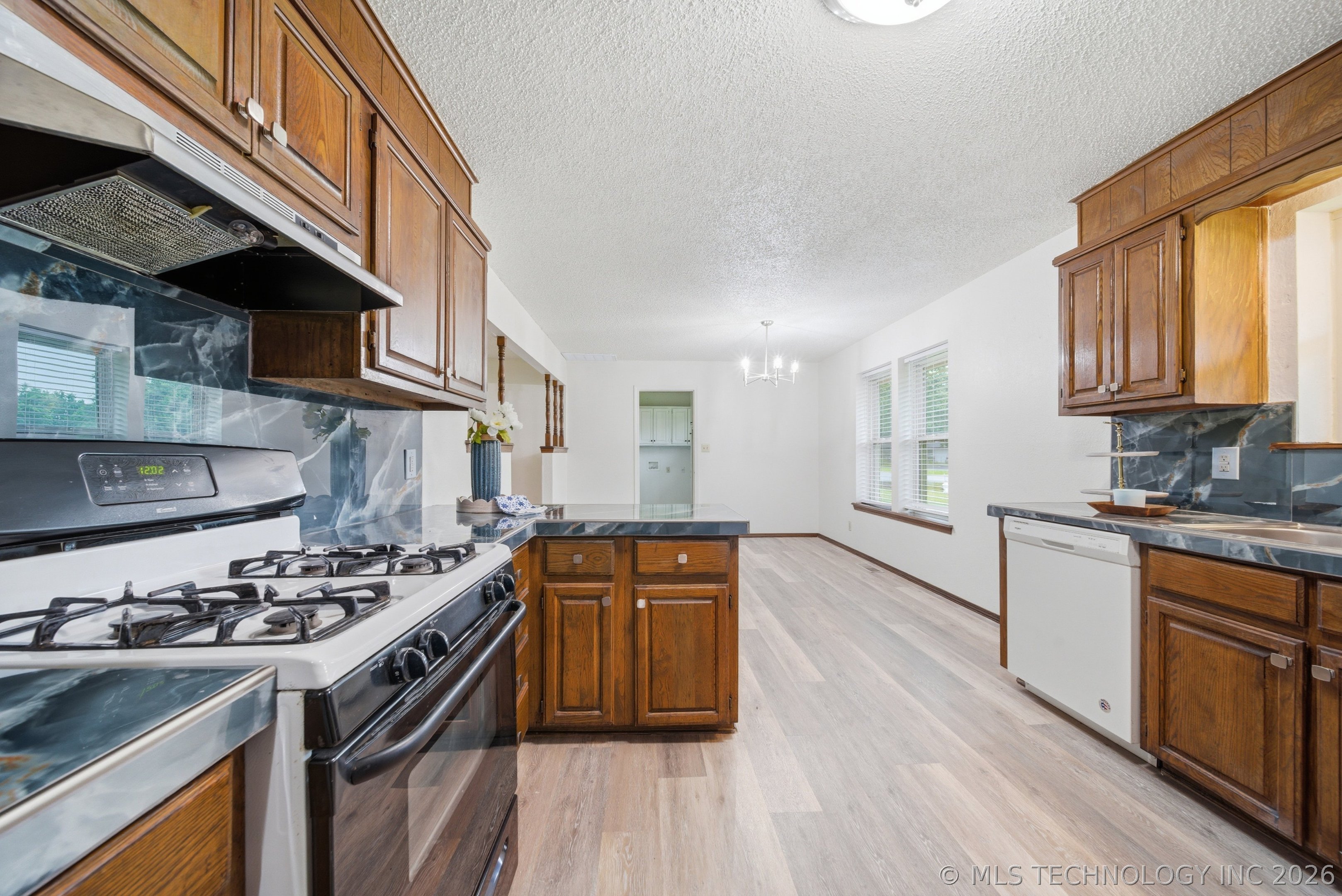 1100 N Oseuma Avenue Property Photo 15
