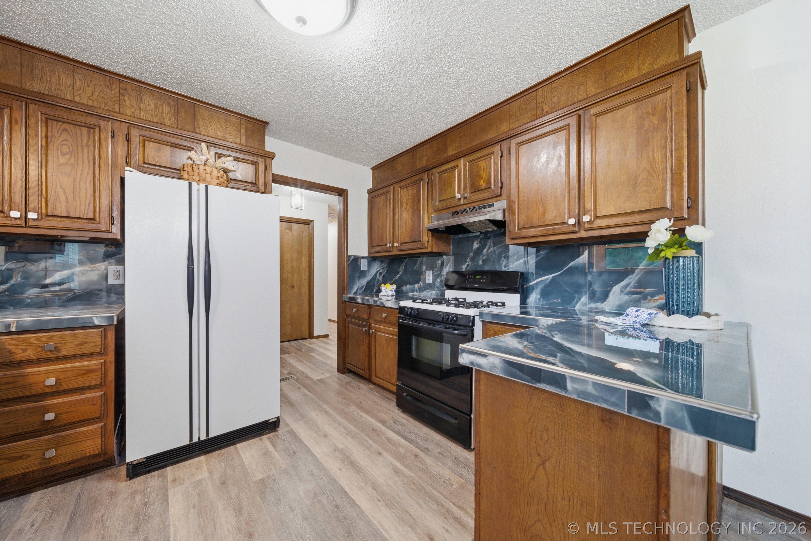 1100 N Oseuma Avenue Property Photo 17