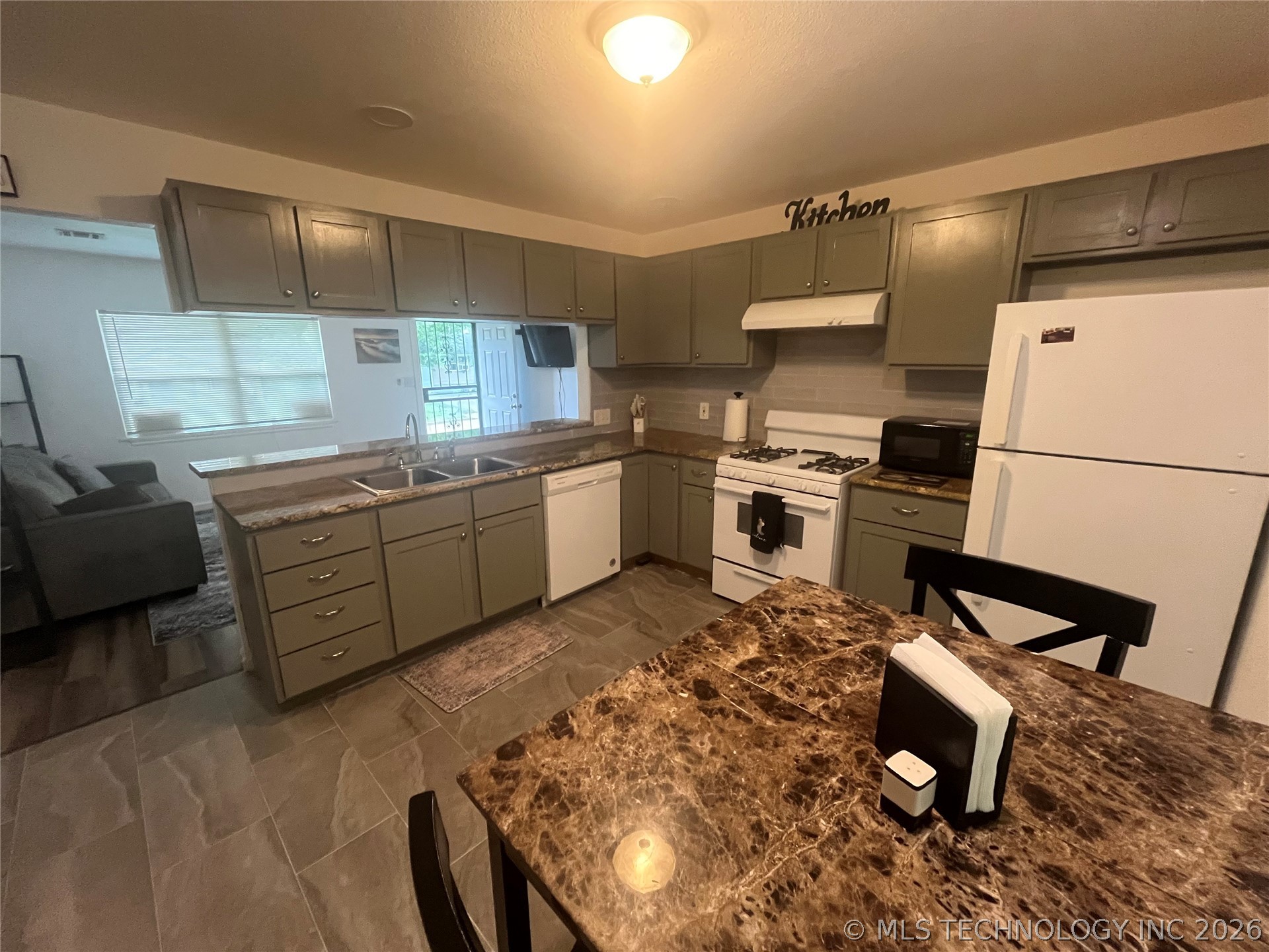 2014 N Delaware Place Property Photo 13