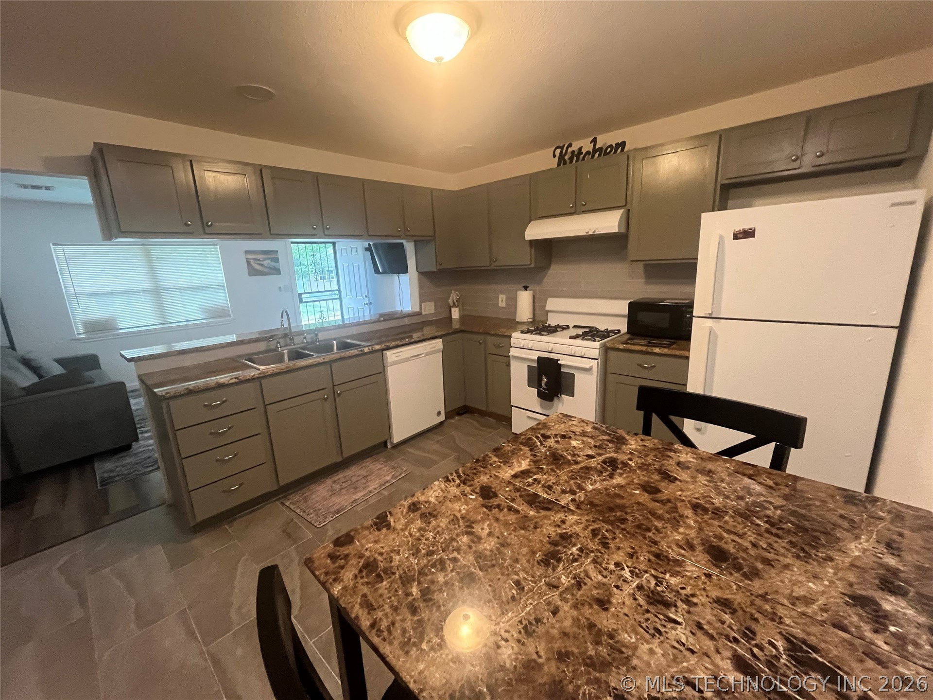 2014 N Delaware Place Property Photo 15