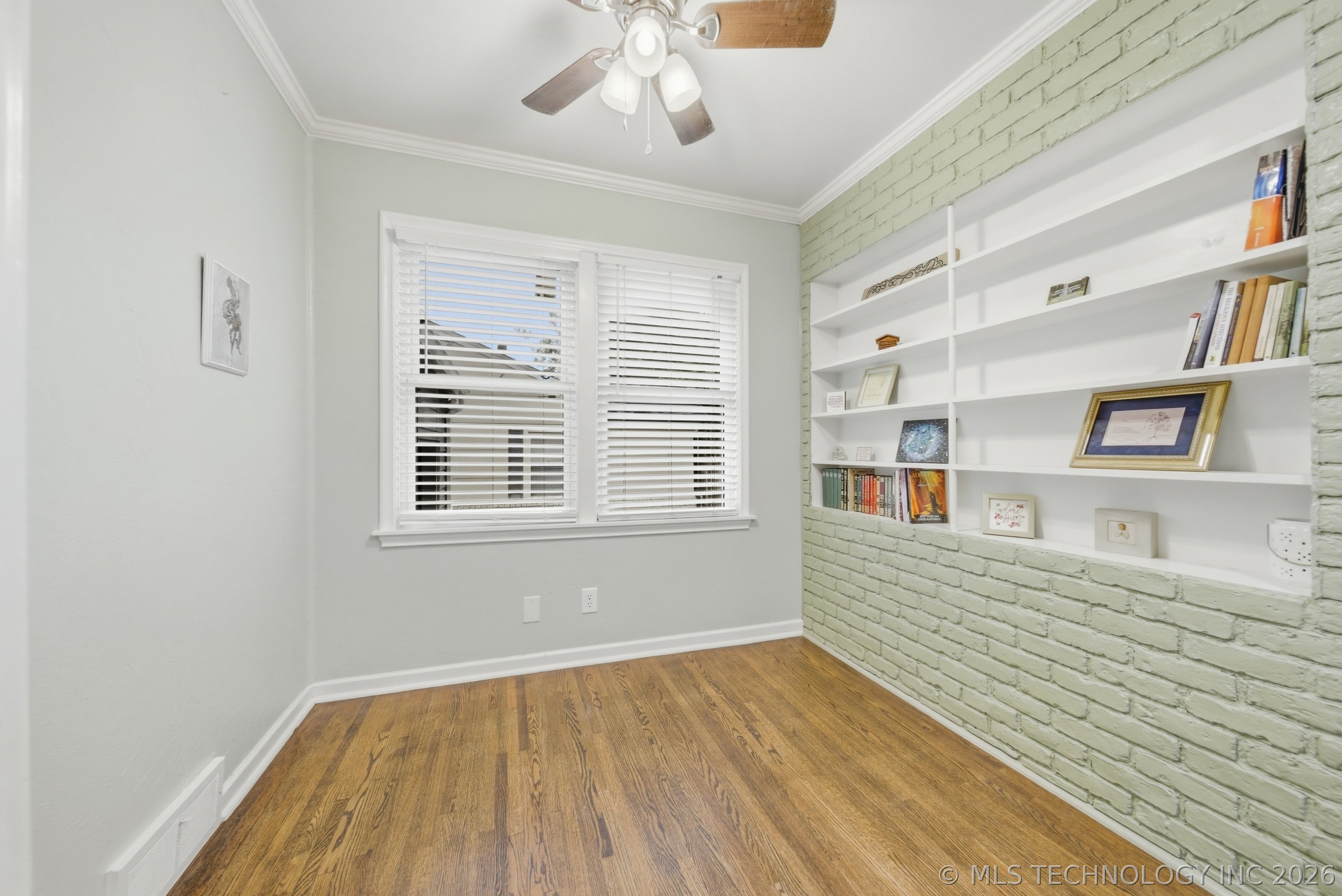 4218 E 25th Street Property Photo 9