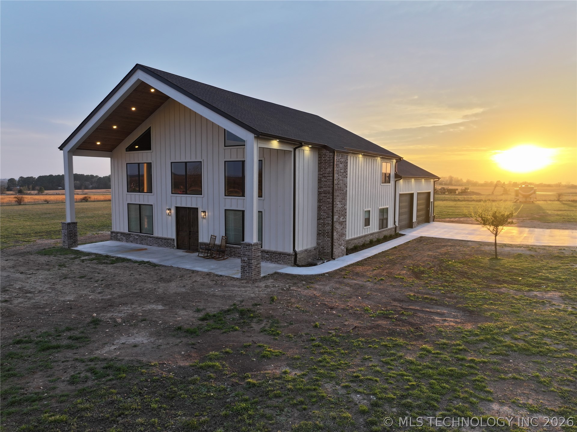 13917 State Highway 82 Property Photo 1