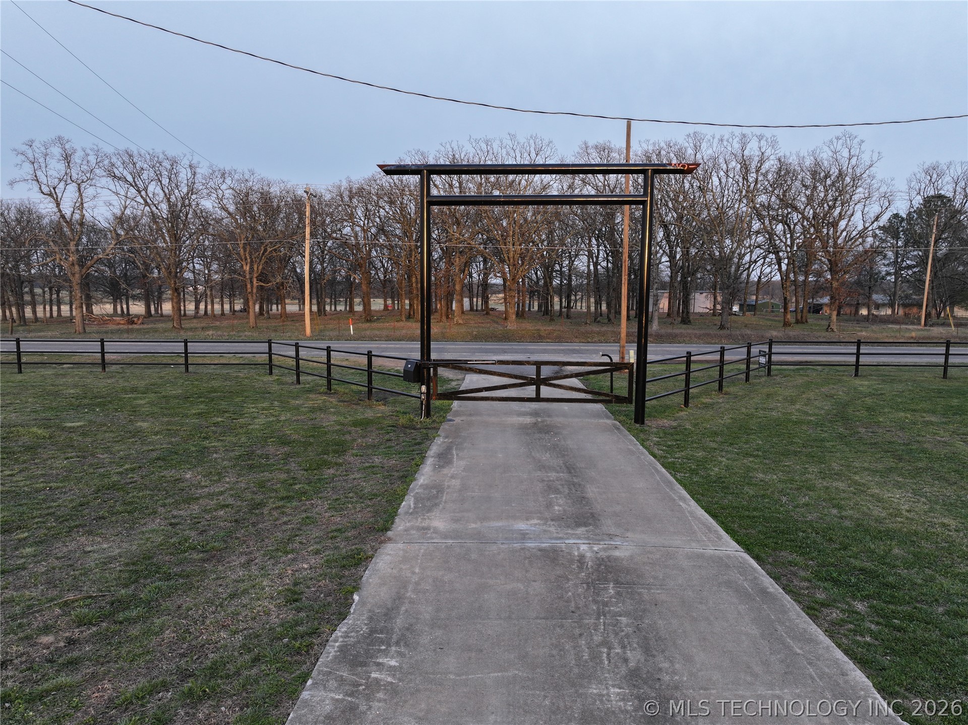 13917 State Highway 82 Property Photo 54