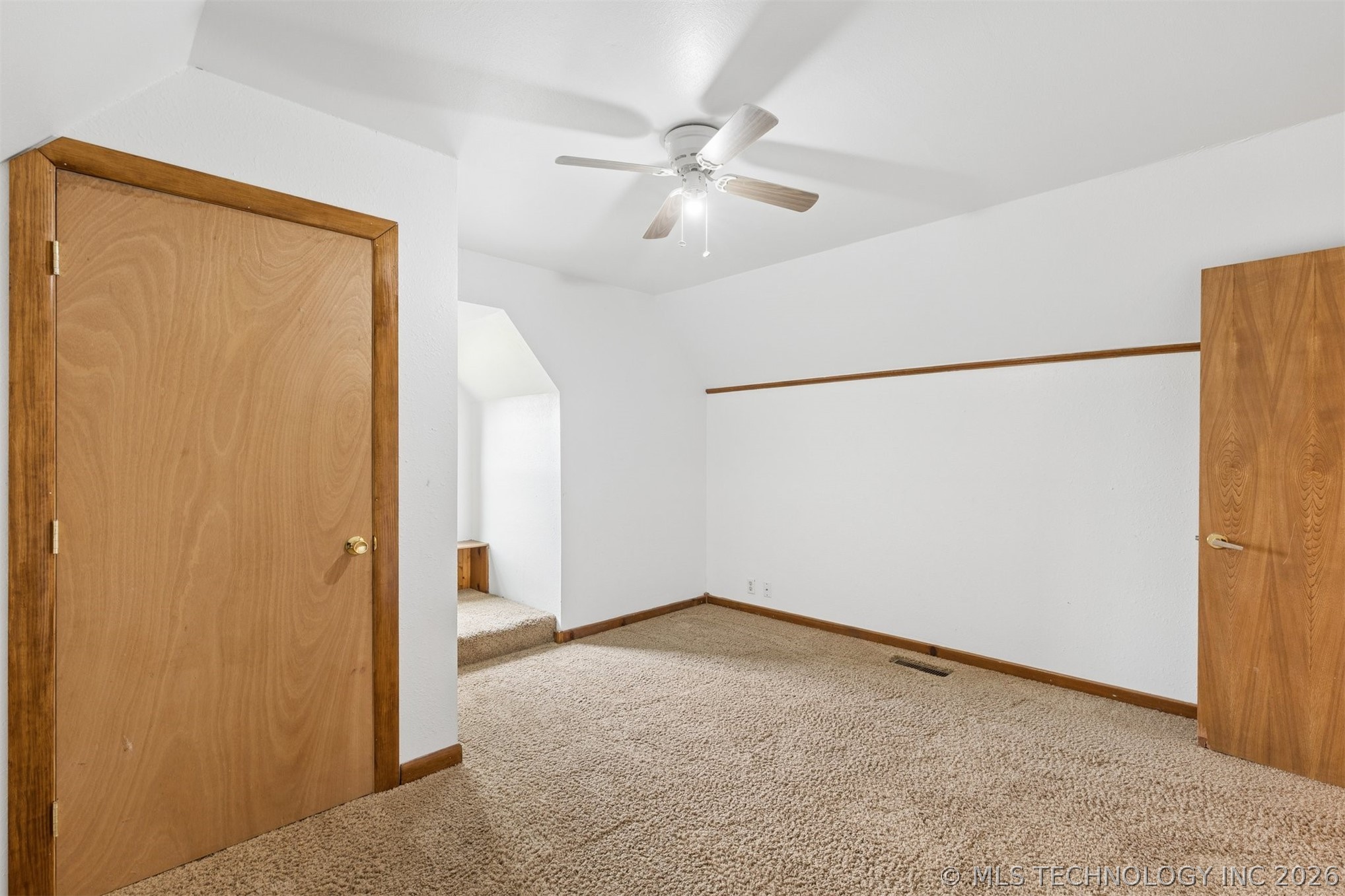 2700 W Dickinson Property Photo 32
