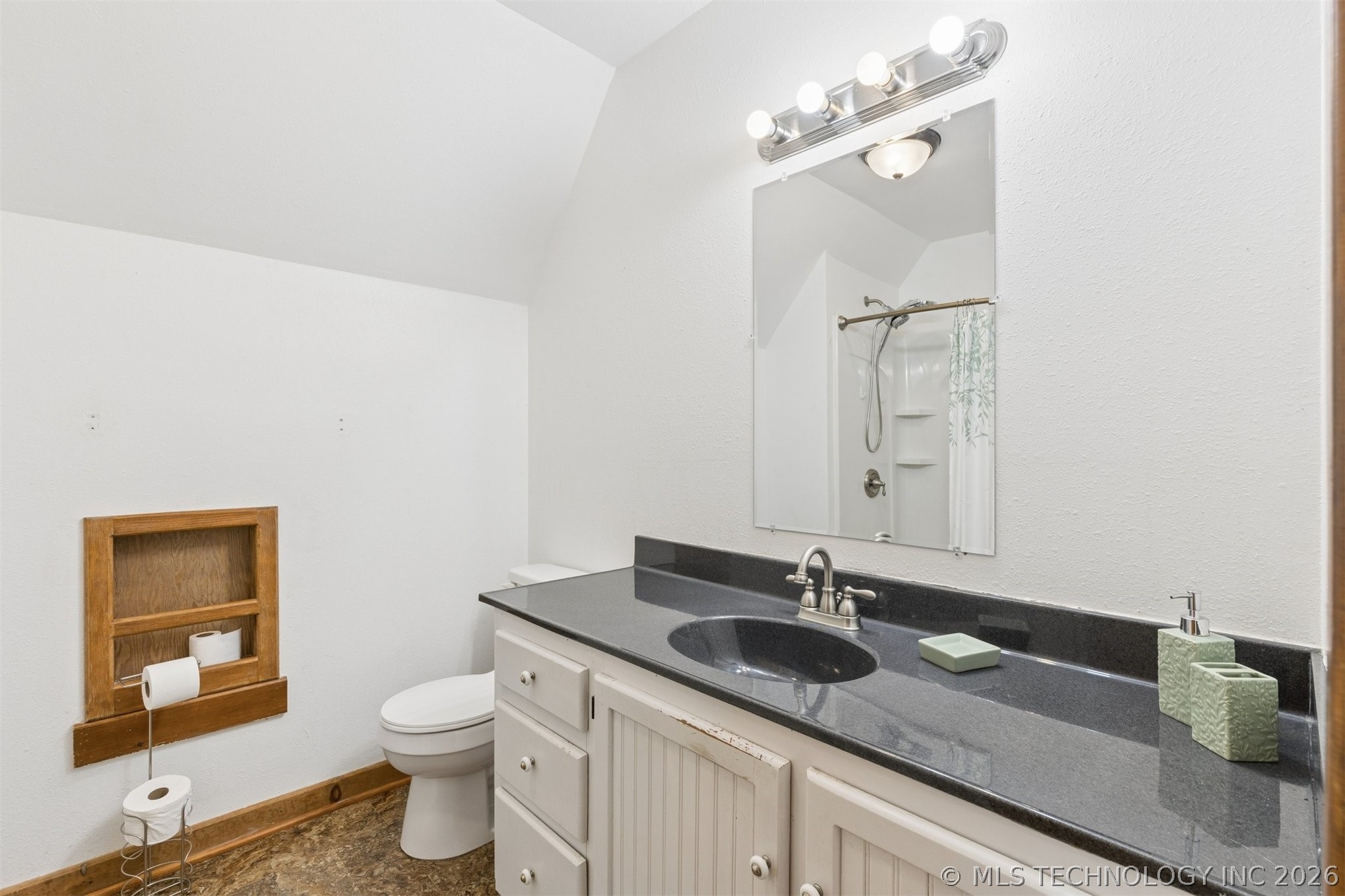 2700 W Dickinson Property Photo 43