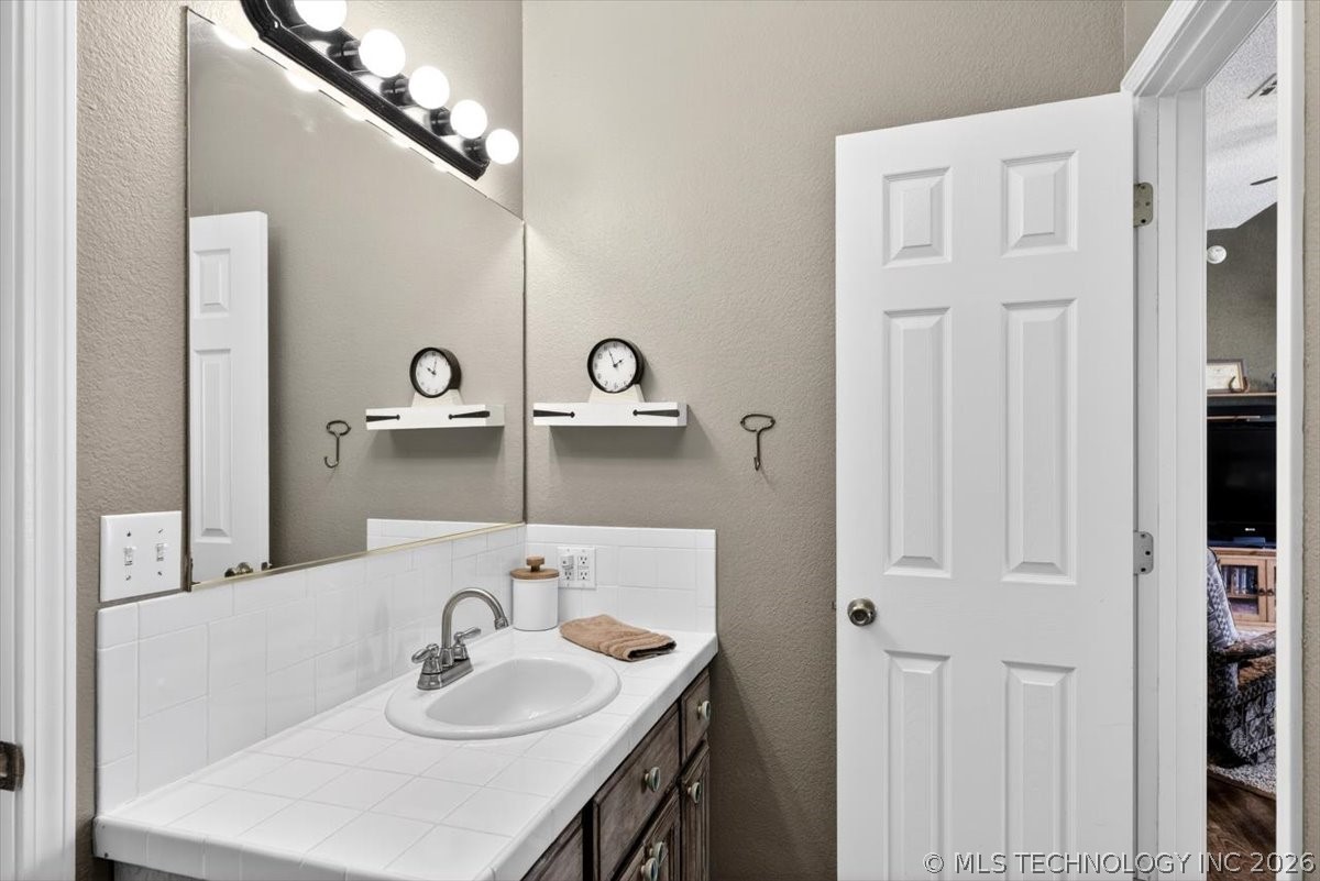 15562 State Highway 83 Property Photo 42