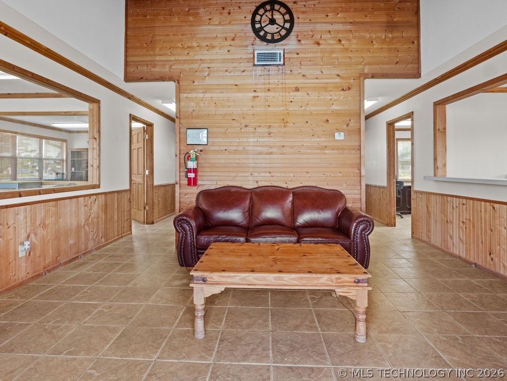 205 N Jefferson Property Photo 3