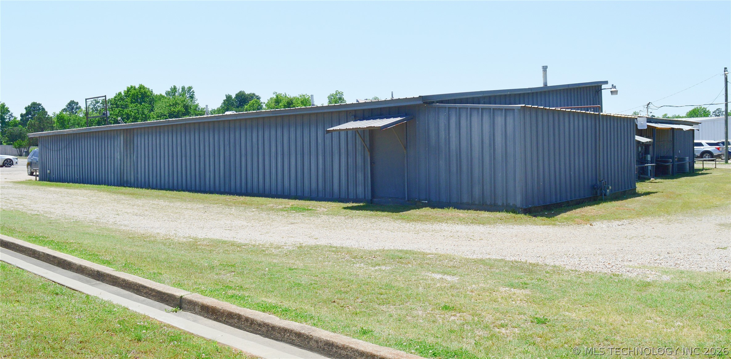 1207 E Jackson Property Photo 7