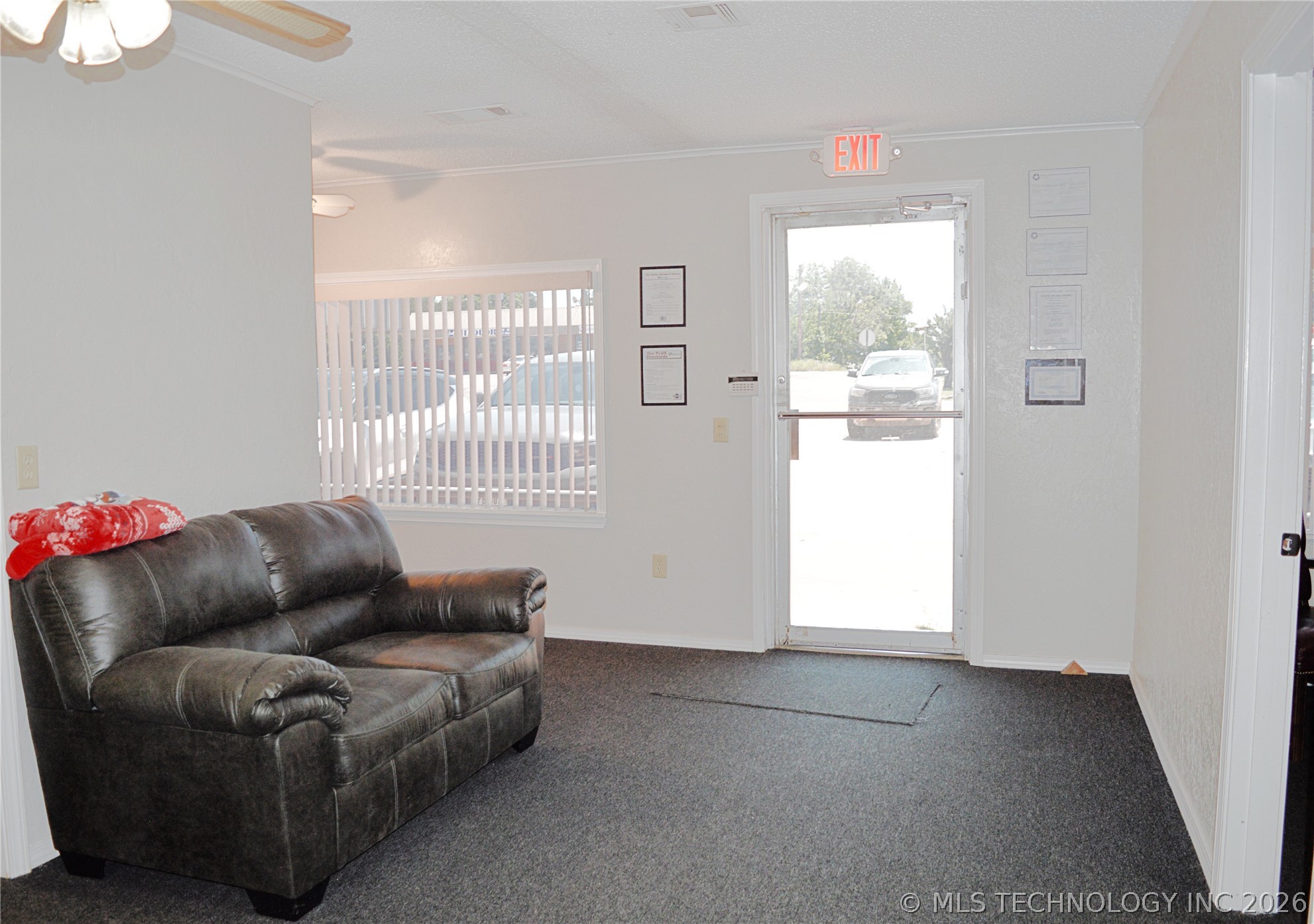 1207 E Jackson Property Photo 12