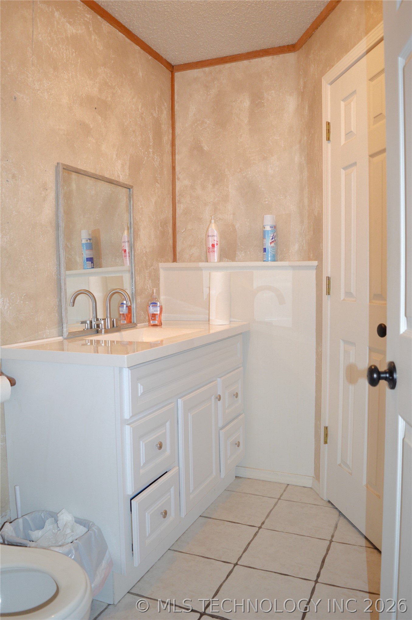 1207 E Jackson Property Photo 16