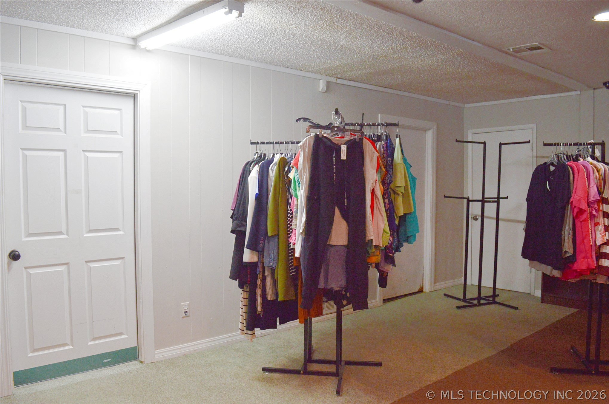 1207 E Jackson Property Photo 27