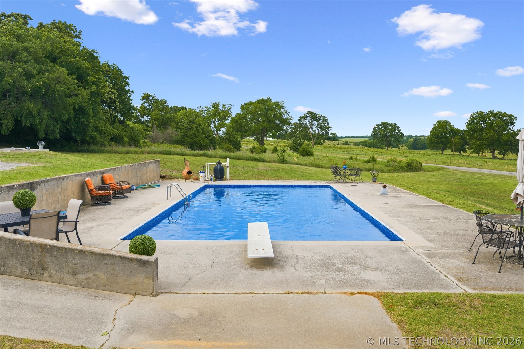 333 County Redbud Property Photo 4