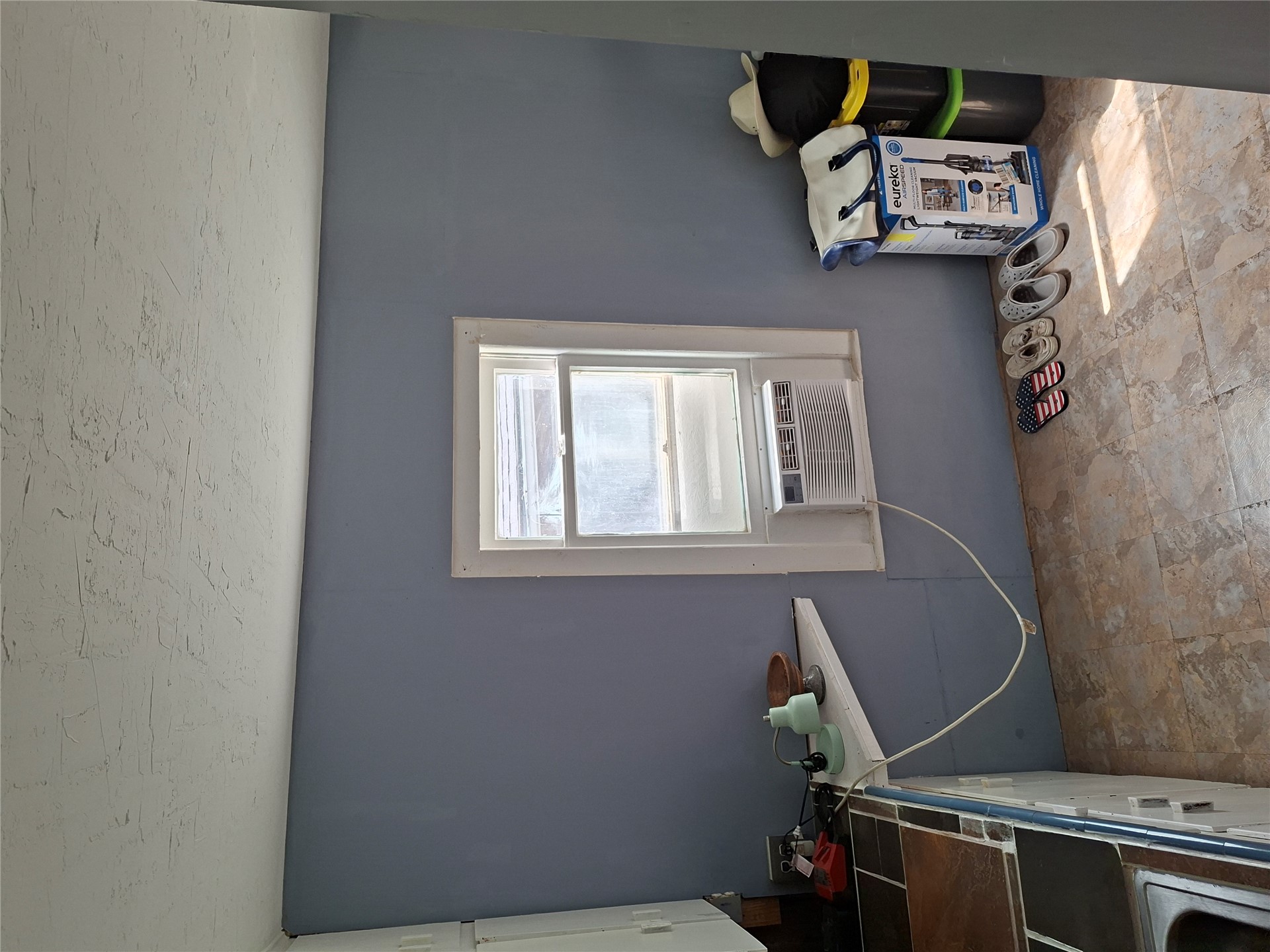 719 E 2nd Street Property Photo 12