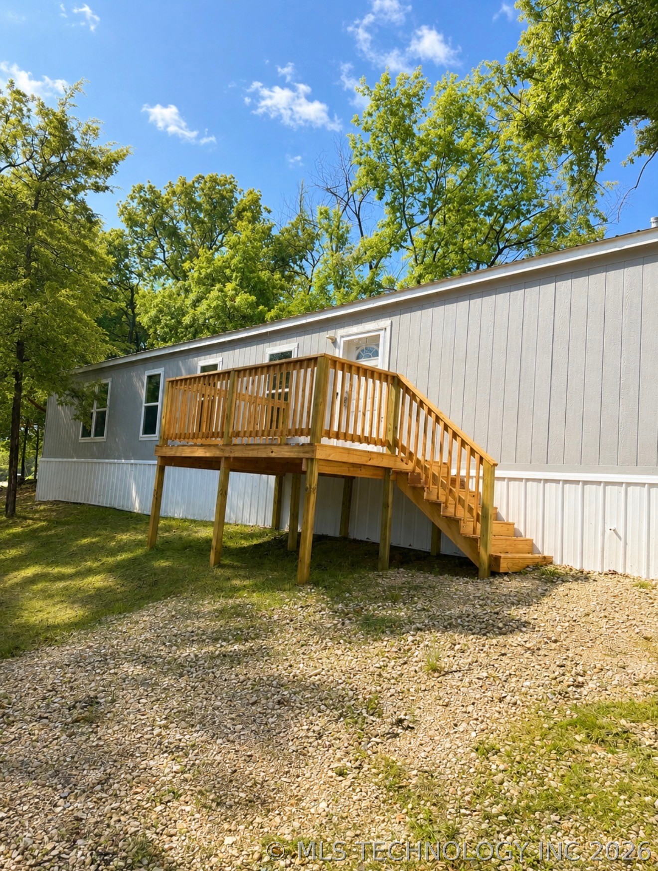 2108 Oriole Property Photo 1