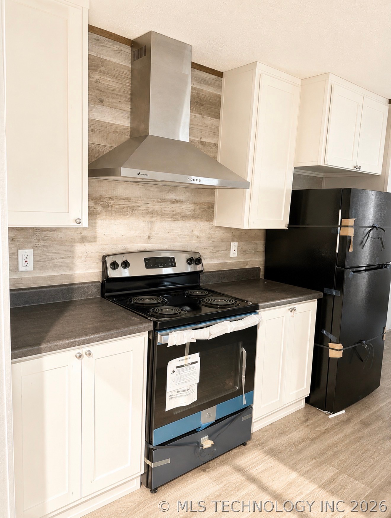 2108 Oriole Property Photo 4