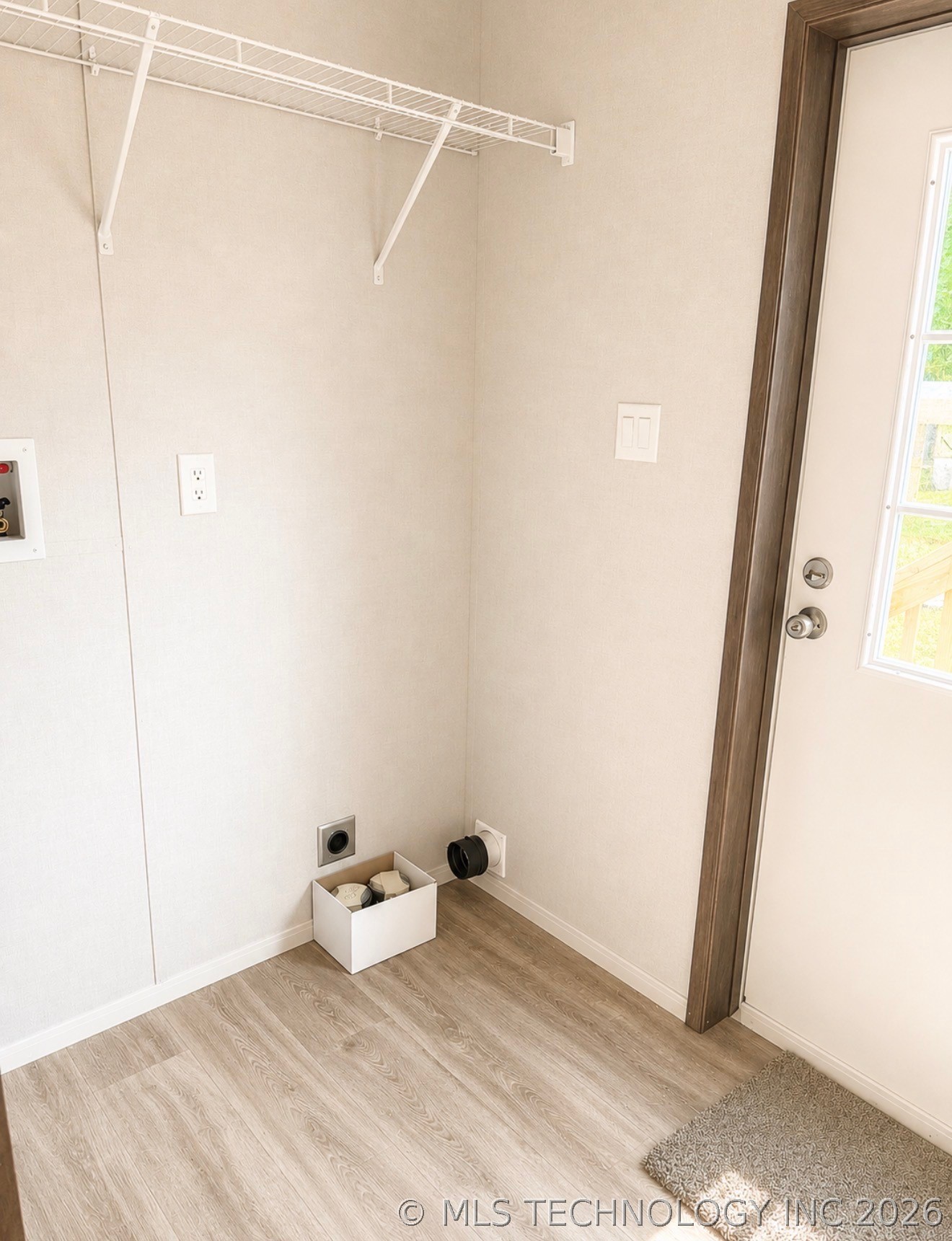 2108 Oriole Property Photo 6