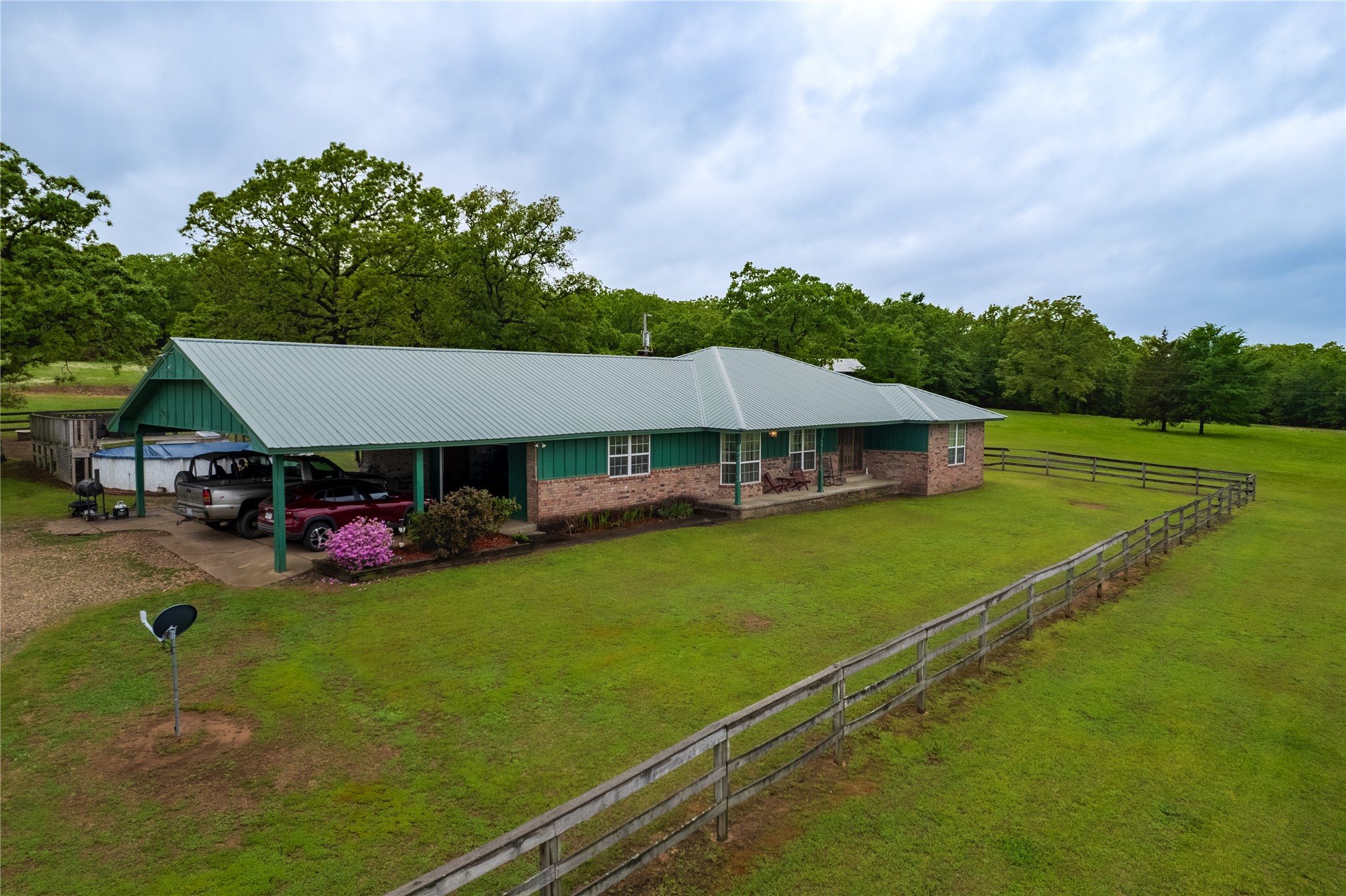 461356 E 1023 Road Property Photo 3