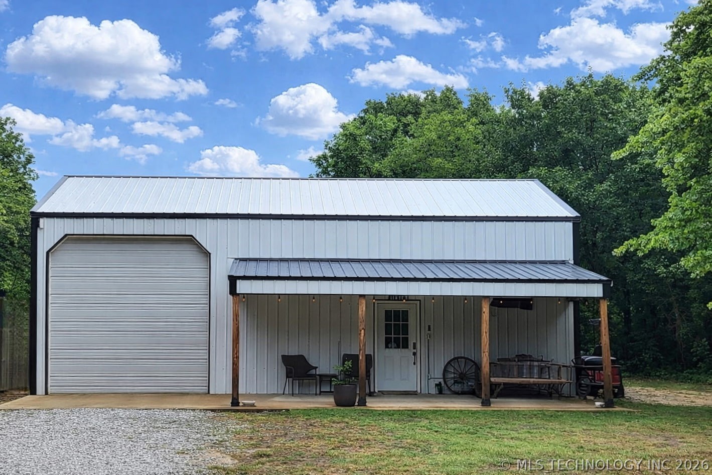 420715 E 1168 Property Photo 1