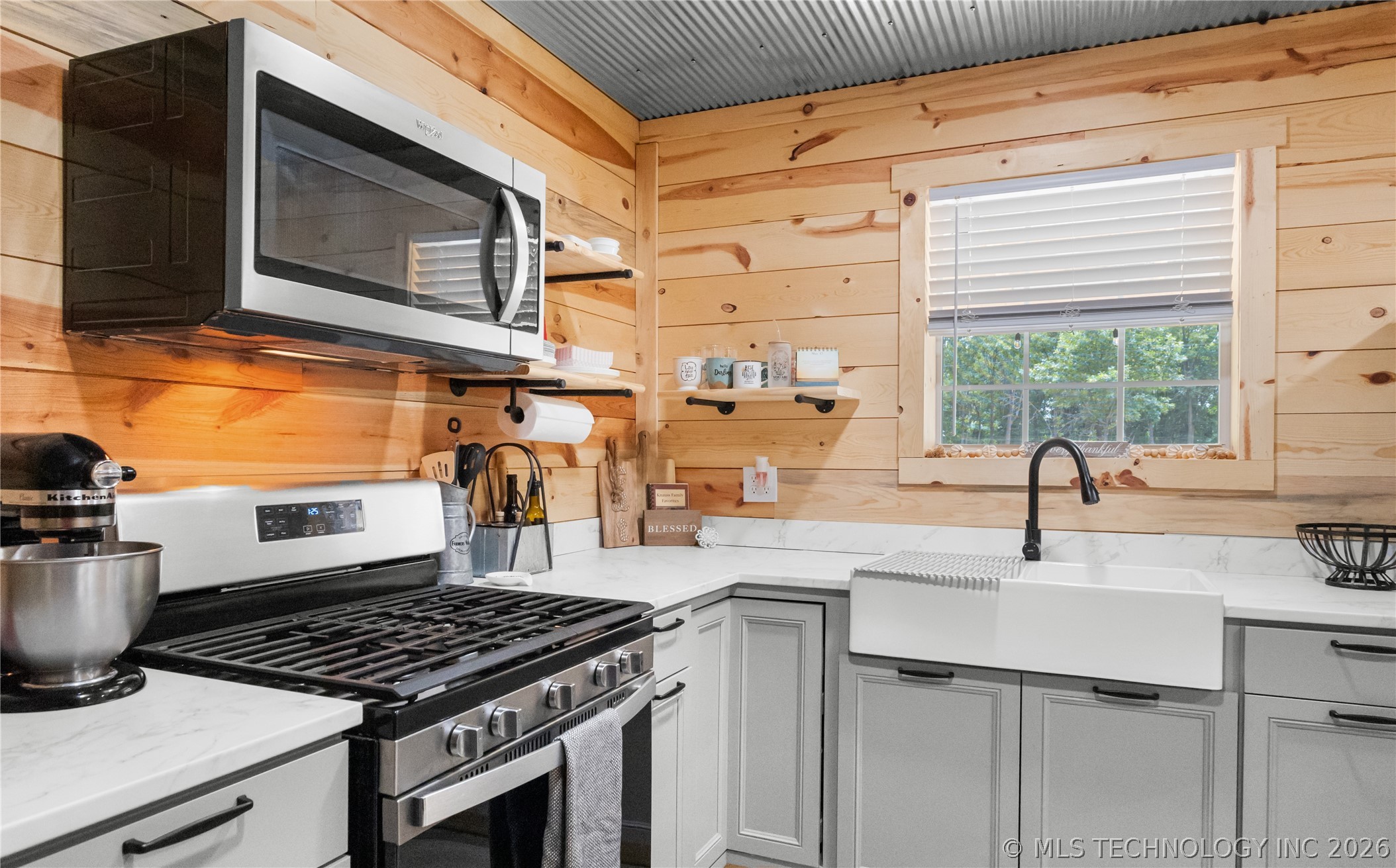 420715 E 1168 Property Photo 11