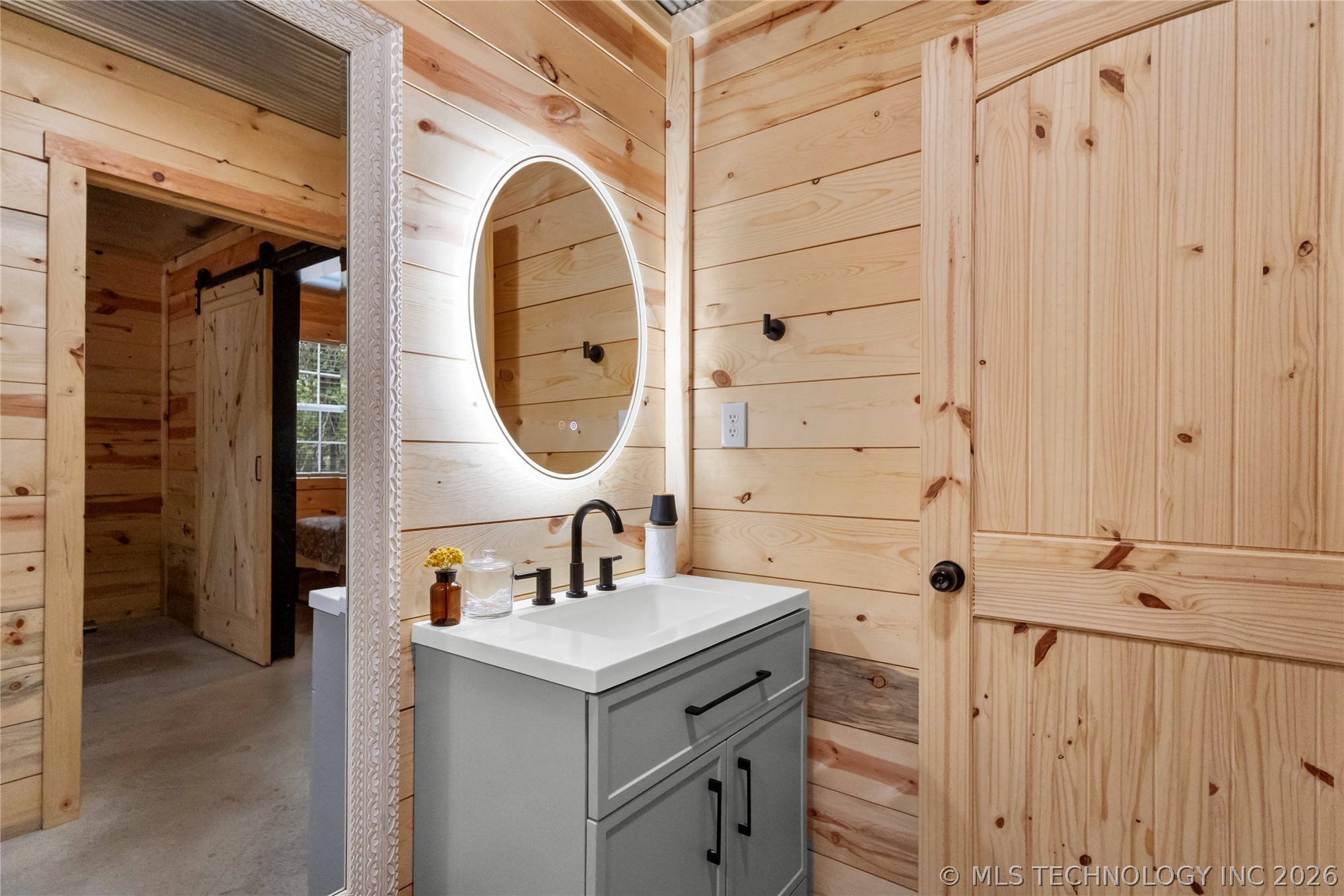 420715 E 1168 Property Photo 20