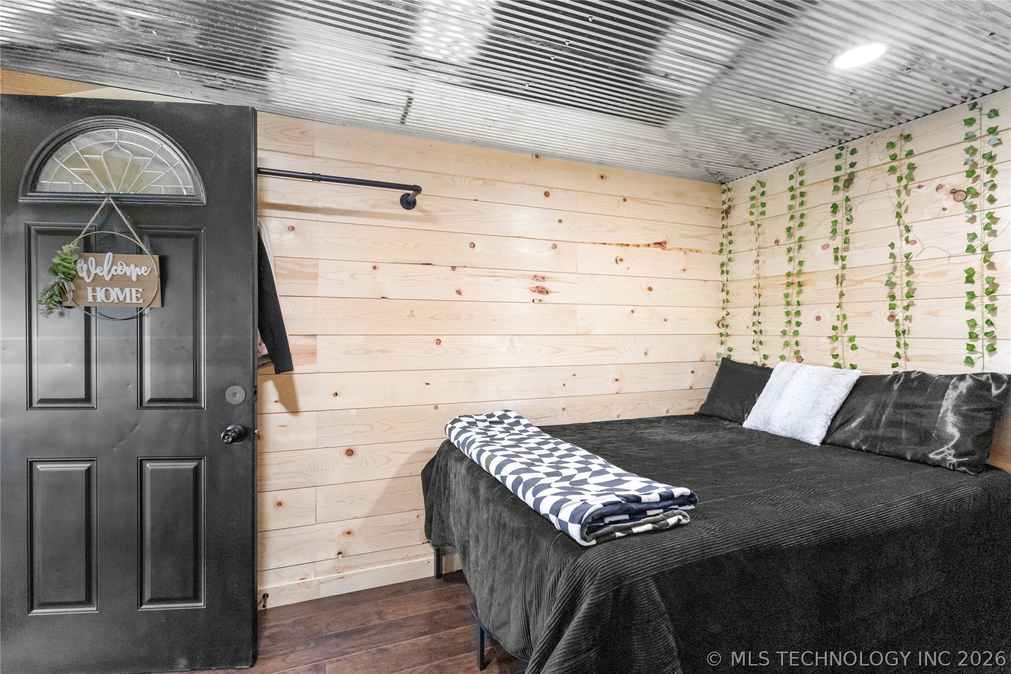 420715 E 1168 Property Photo 27