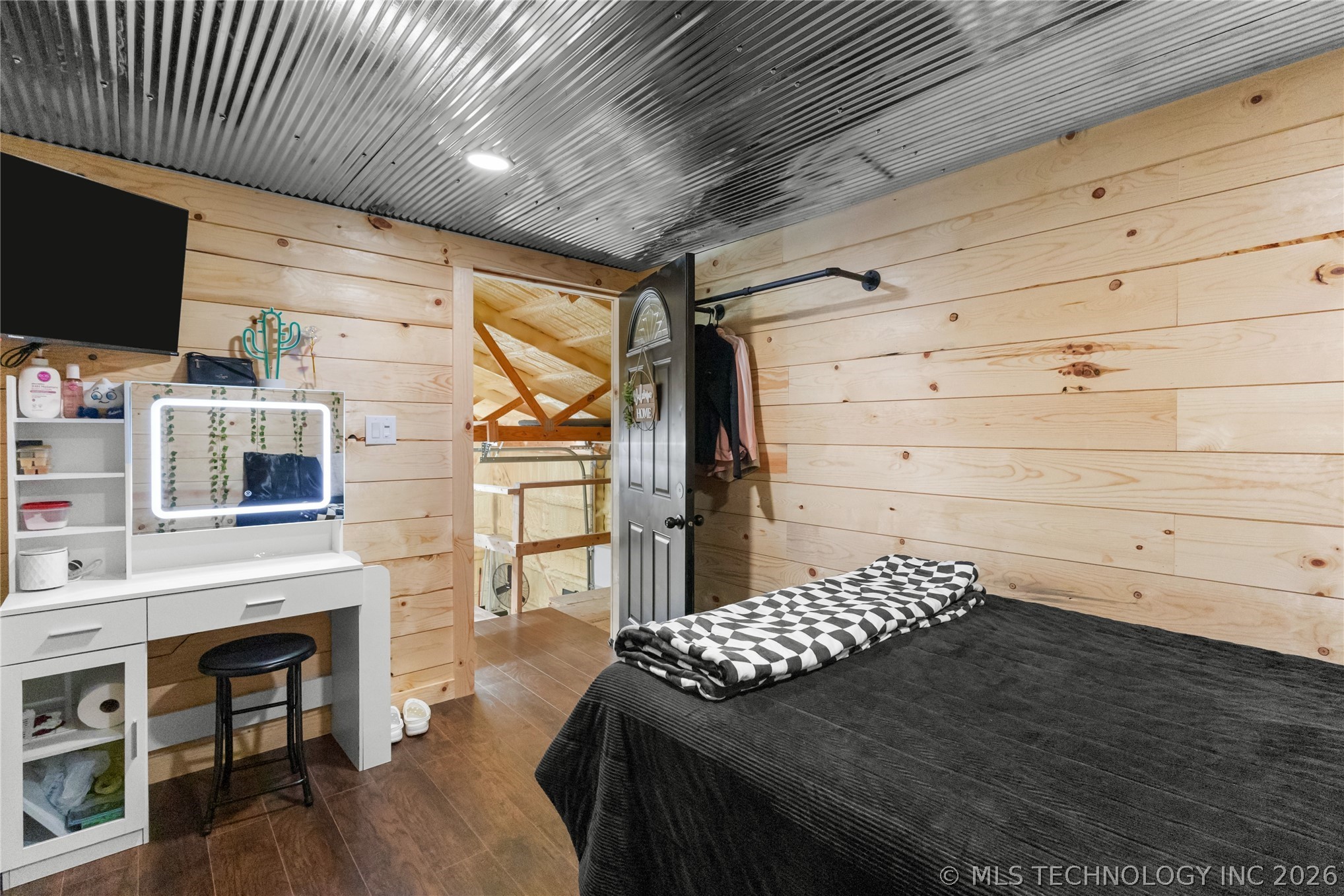 420715 E 1168 Property Photo 28