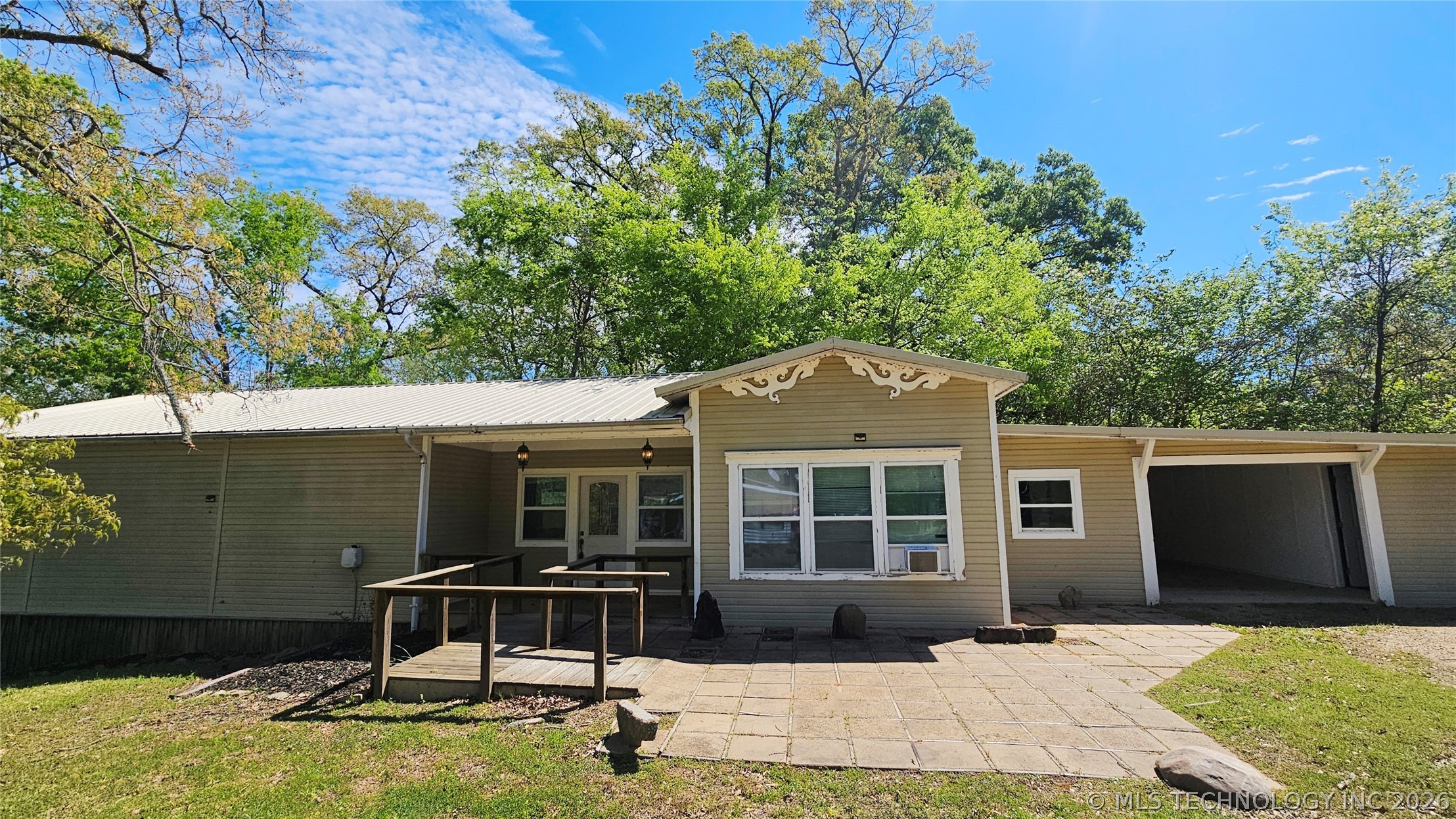 3905 Holiday Acres Drive