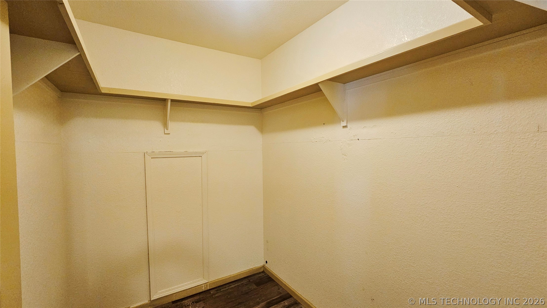 3905 Holiday Acres Drive Property Photo 17
