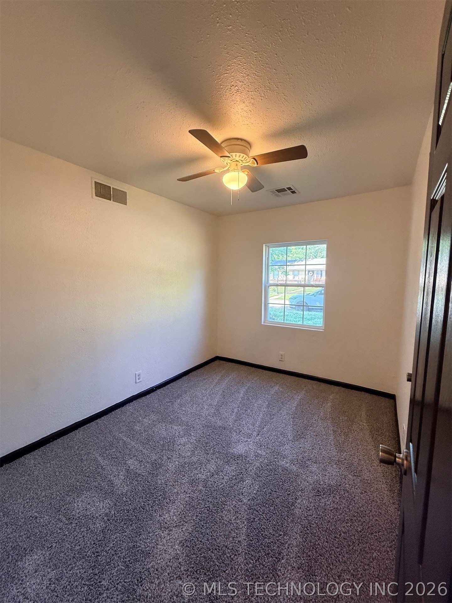 4907 N Garrison Place Property Photo 8