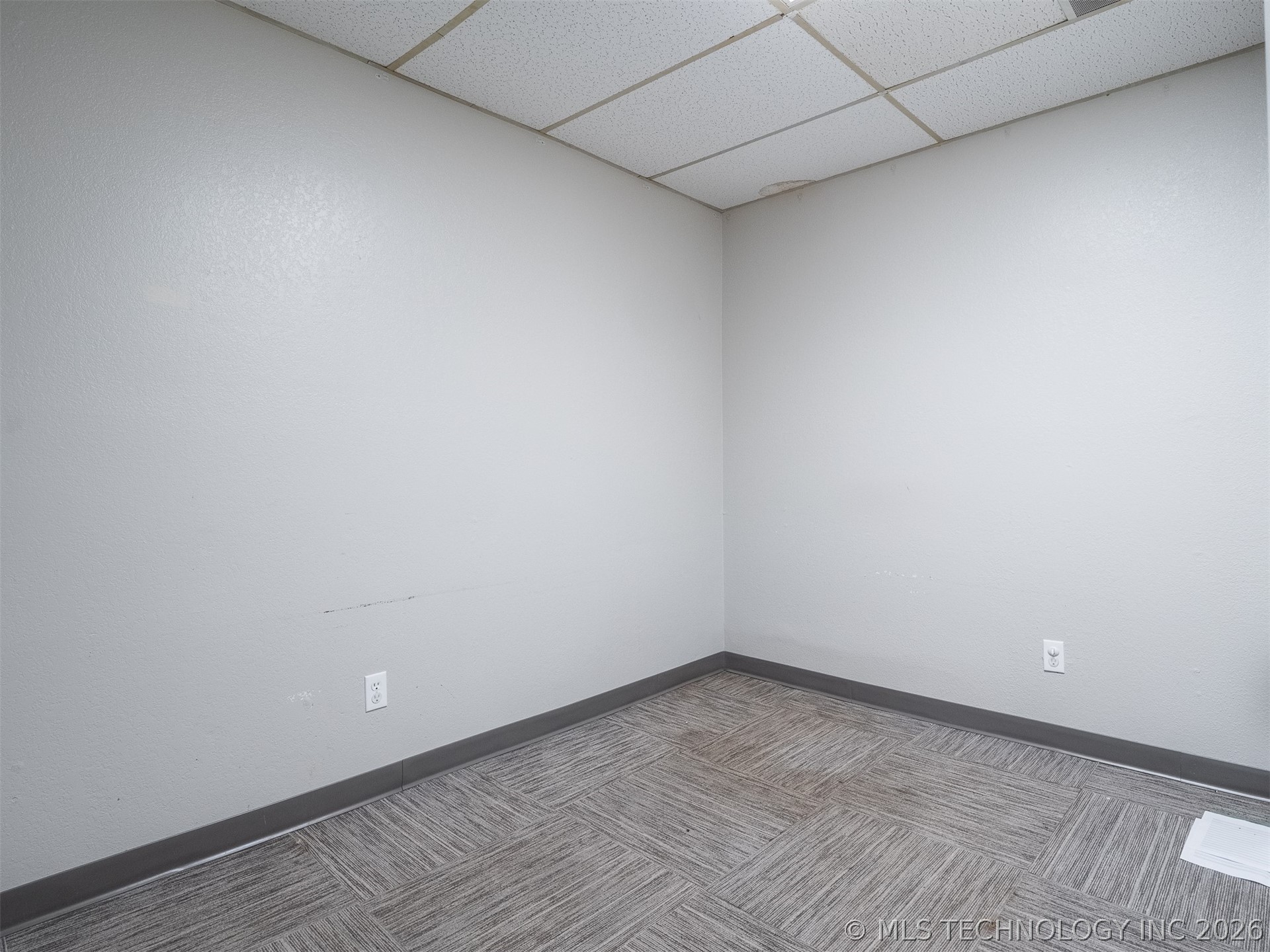 1029 E Washington Property Photo 25