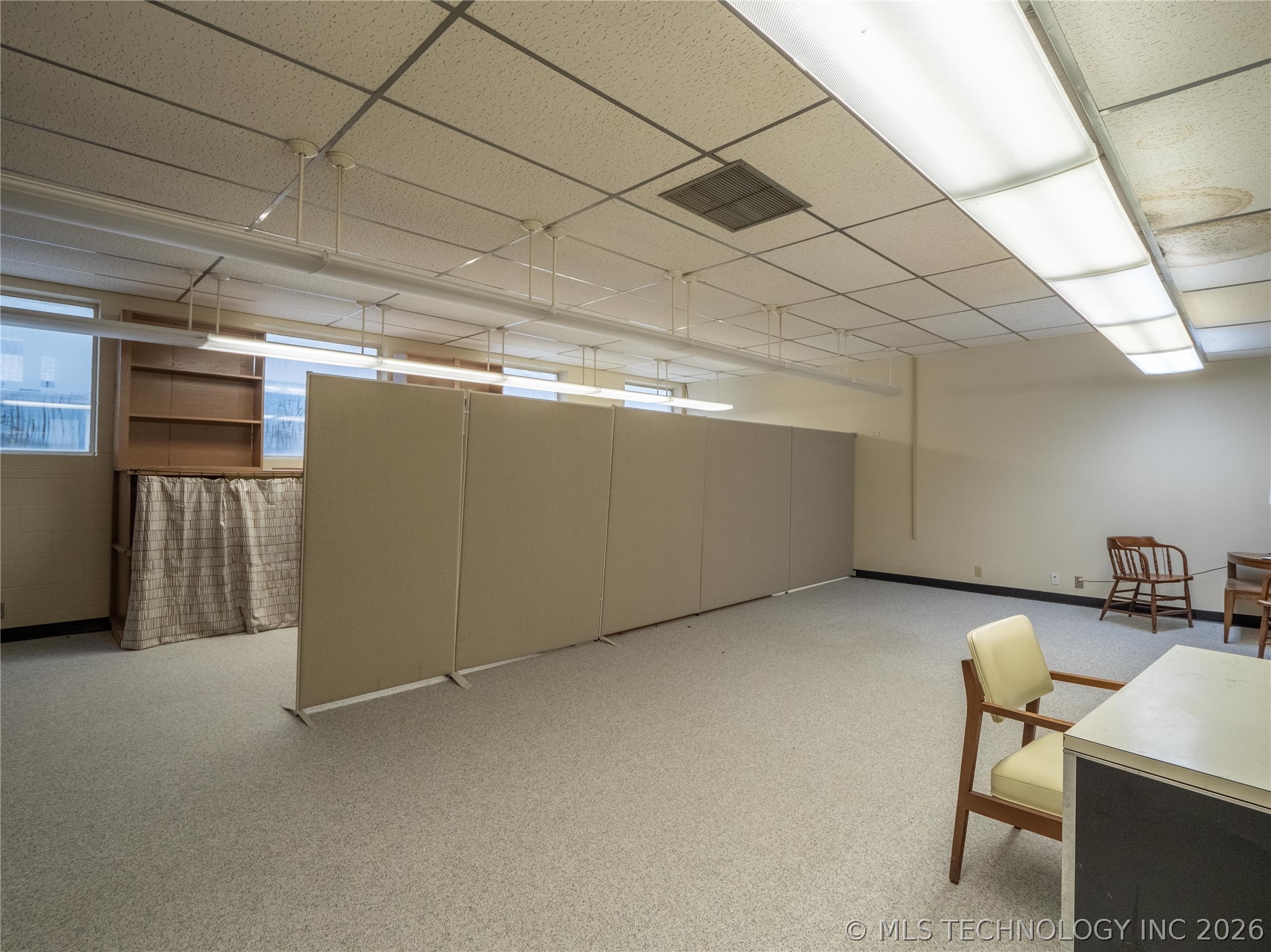 10 E Washington Avenue Property Photo 17