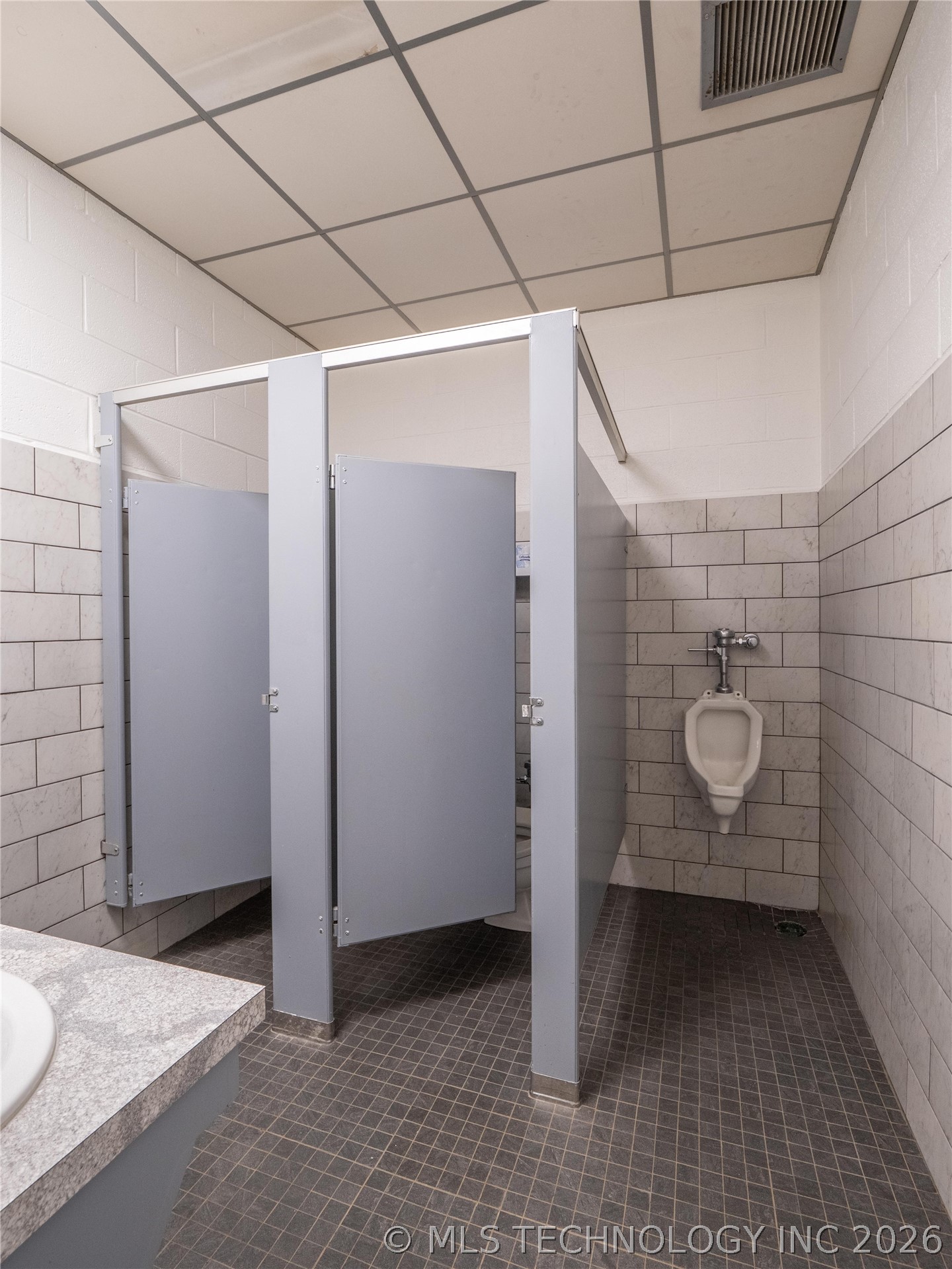 10 E Washington Avenue Property Photo 22