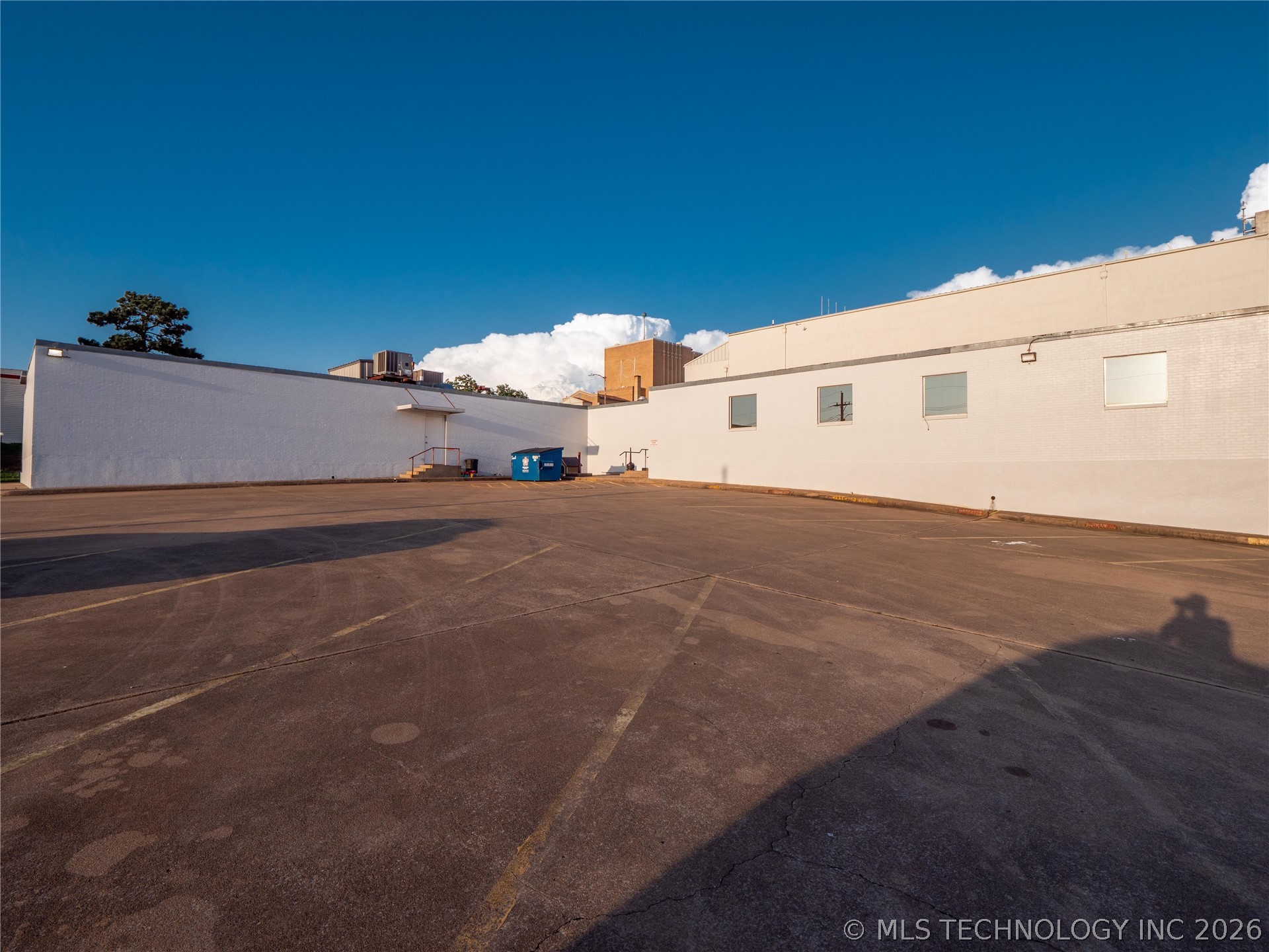 10 E Washington Avenue Property Photo 25