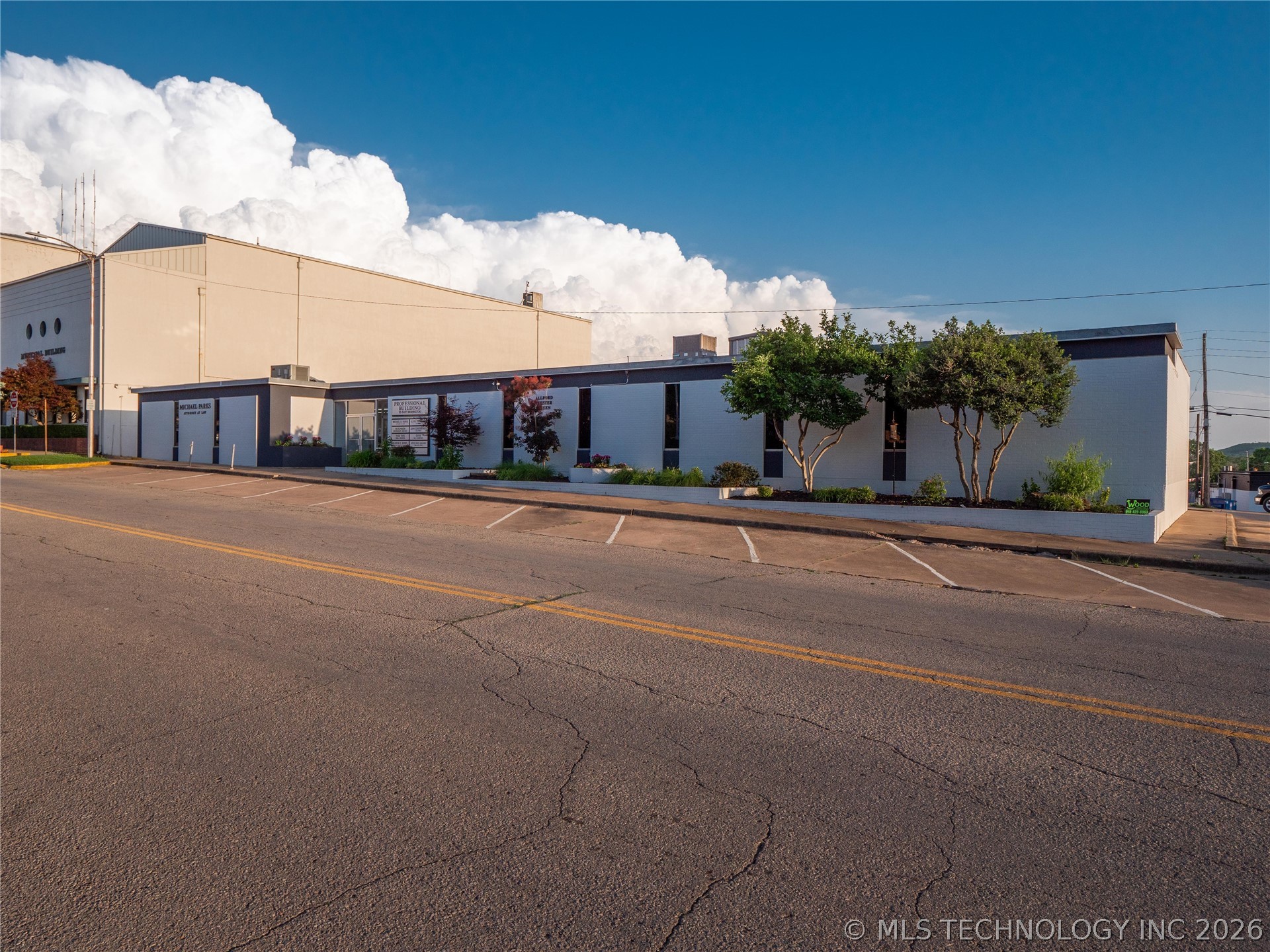 10 E Washington Avenue Property Photo 32