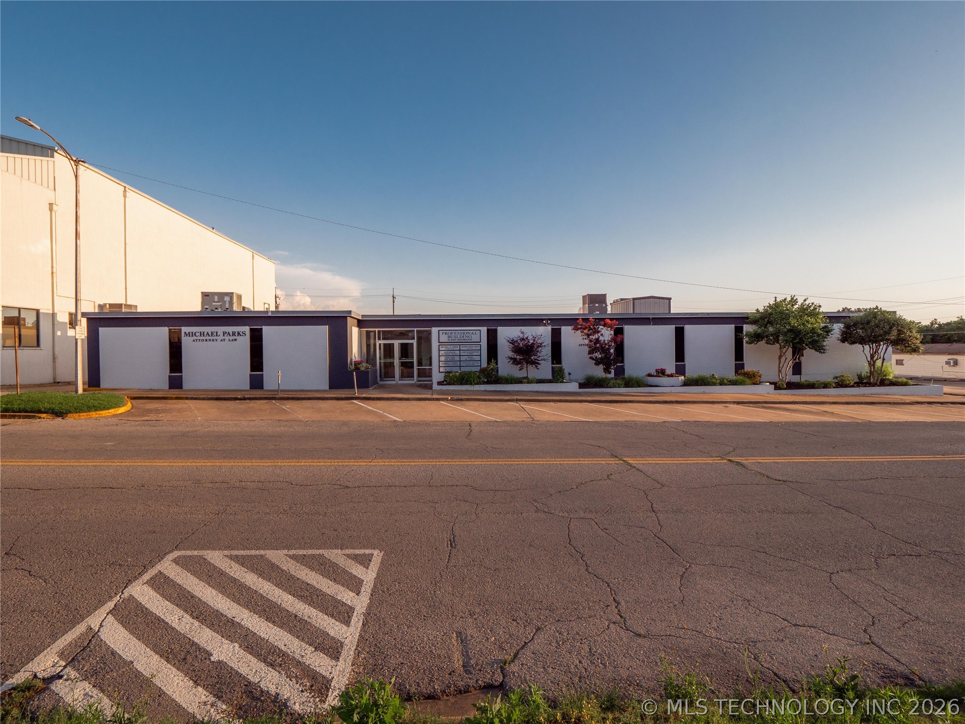 10 E Washington Avenue Property Photo 33
