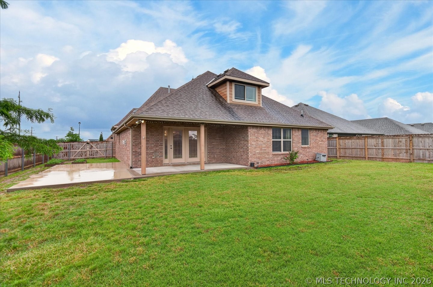 6422 Foxtail Park Drive Property Photo 6